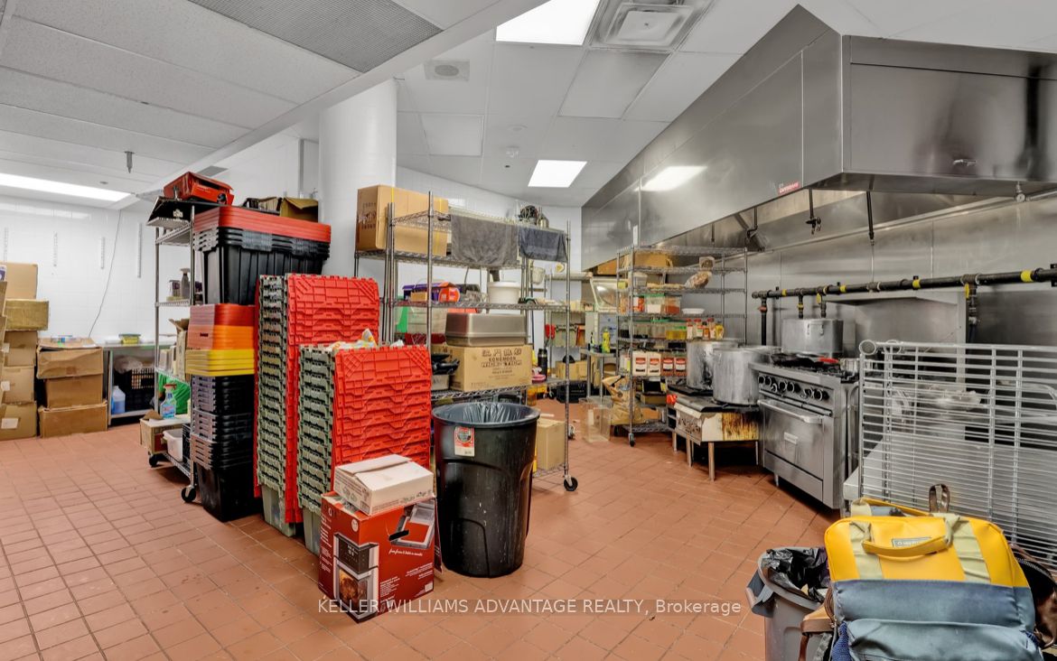 2200 Eglinton Ave W Property Photo 25