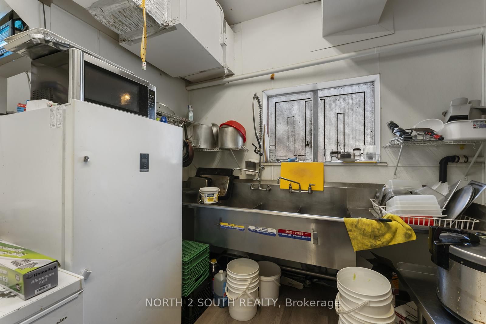1176 The Queensway Property Photo 17