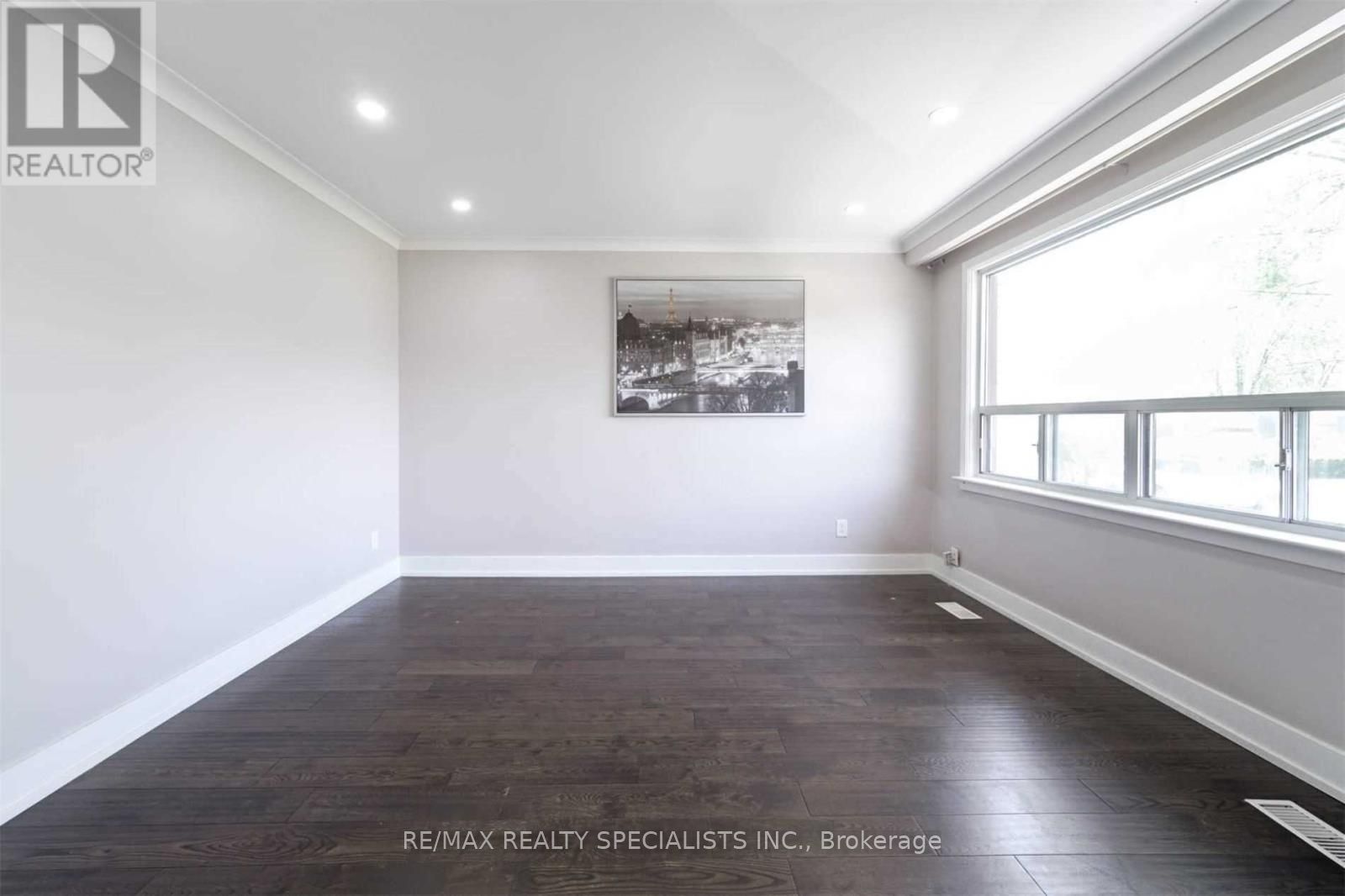 1079 West Avenue Property Photo 4