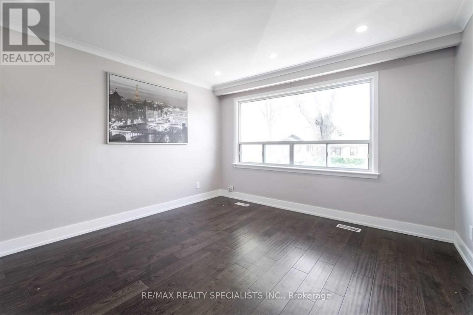 1079 West Avenue Property Photo 5