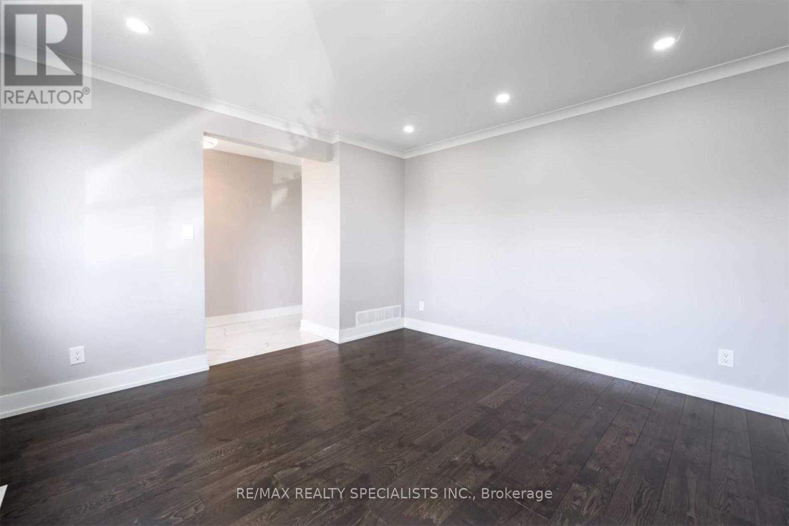 1079 West Avenue Property Photo 6