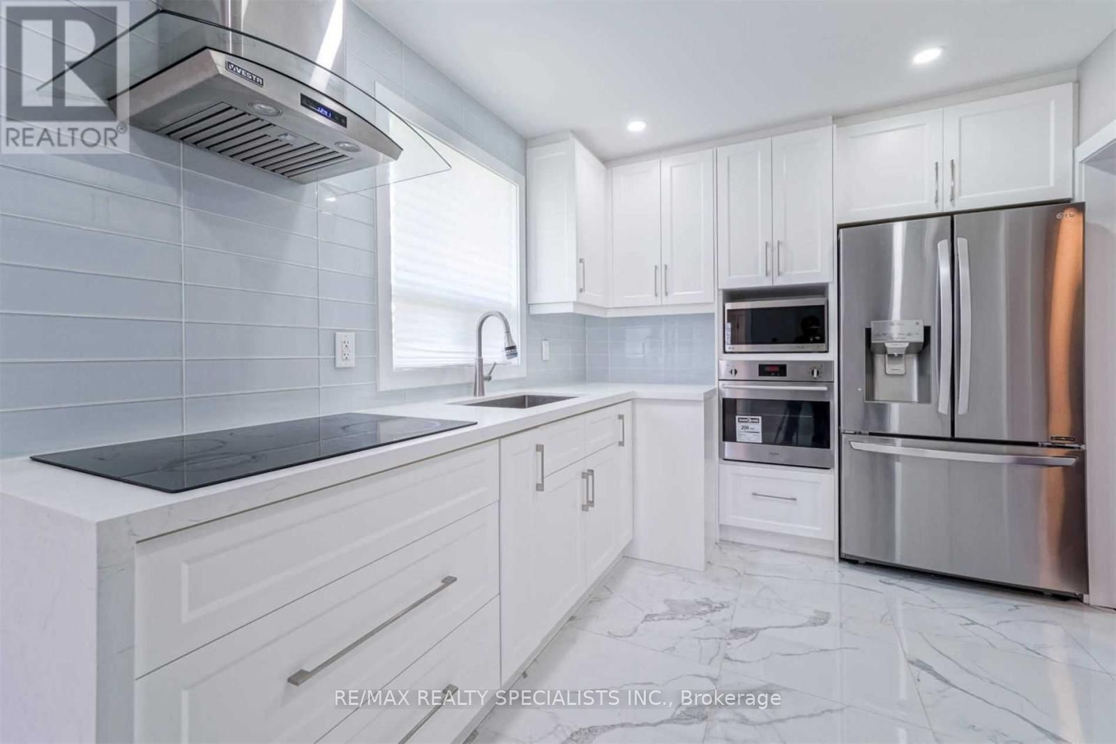 1079 West Avenue Property Photo 8