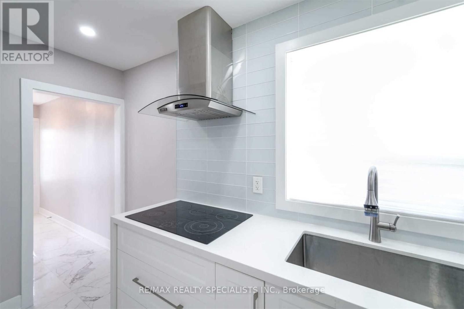 1079 West Avenue Property Photo 10