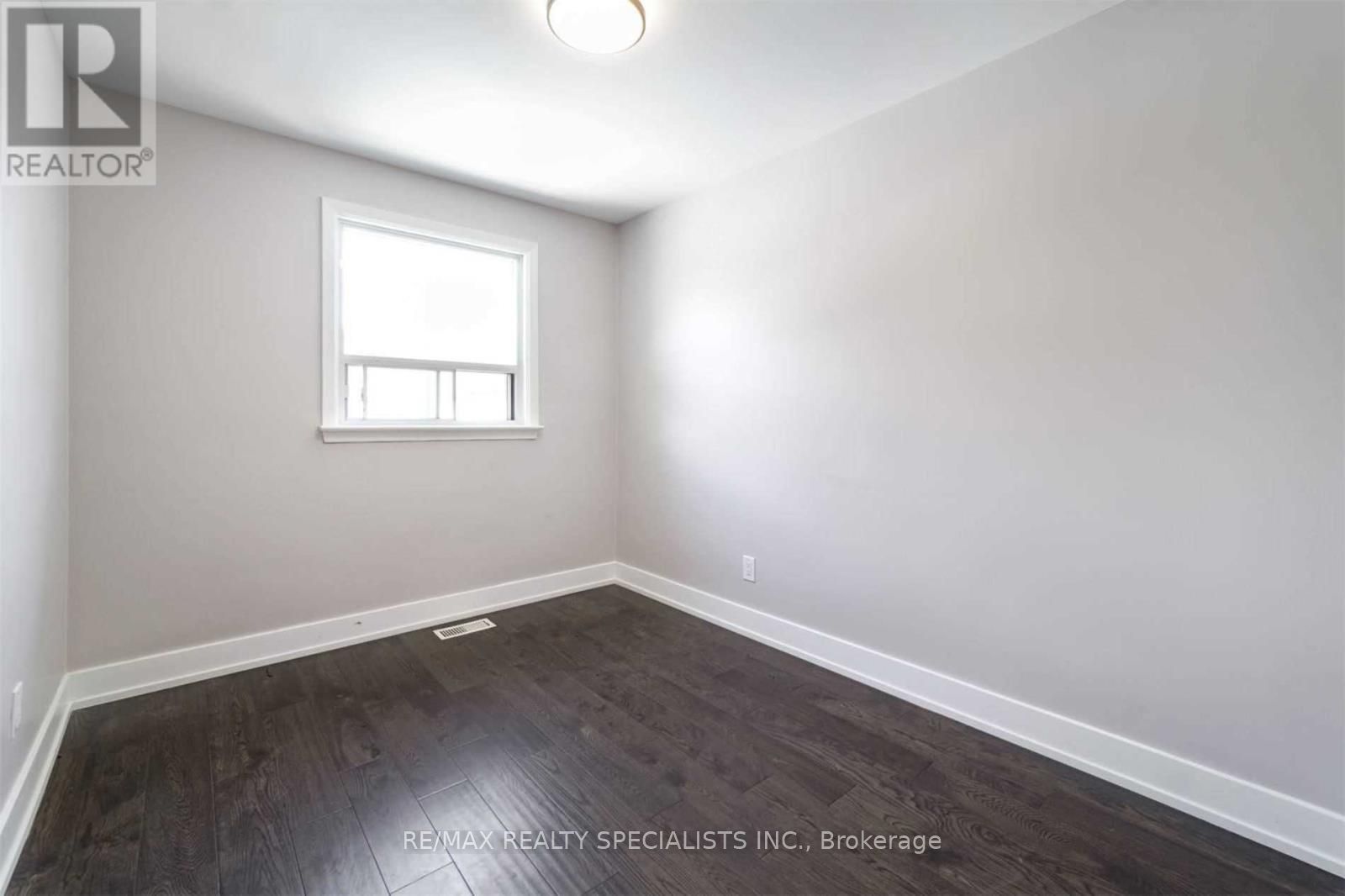 1079 West Avenue Property Photo 14