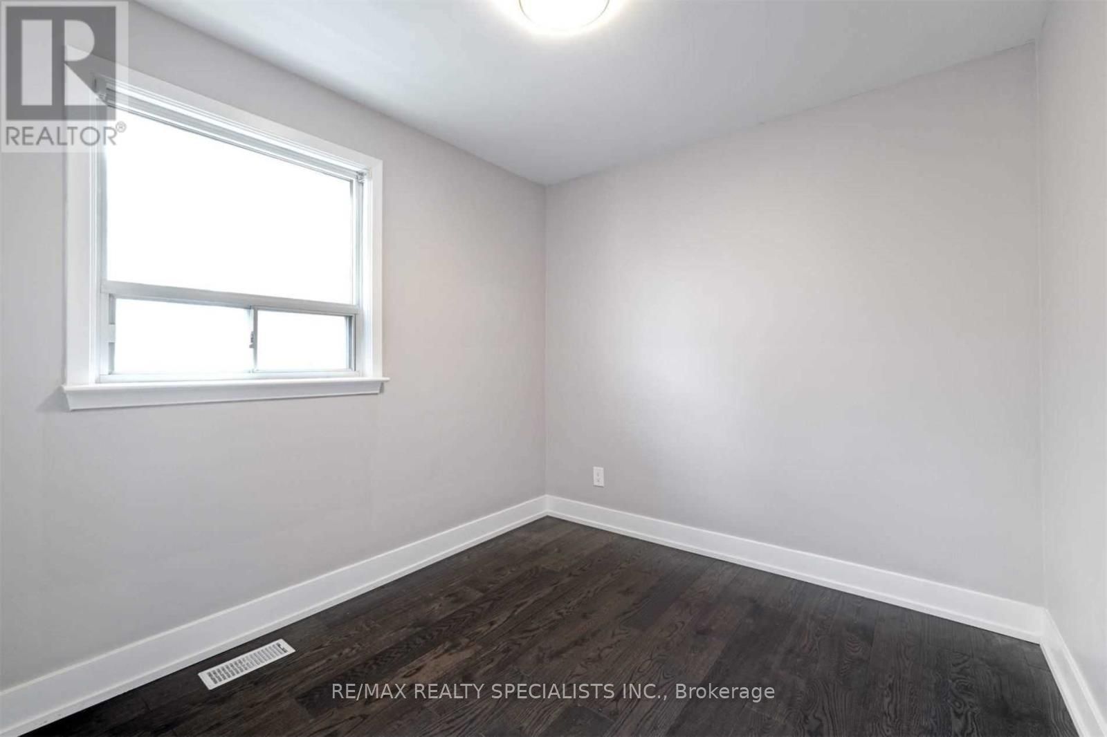 1079 West Avenue Property Photo 15