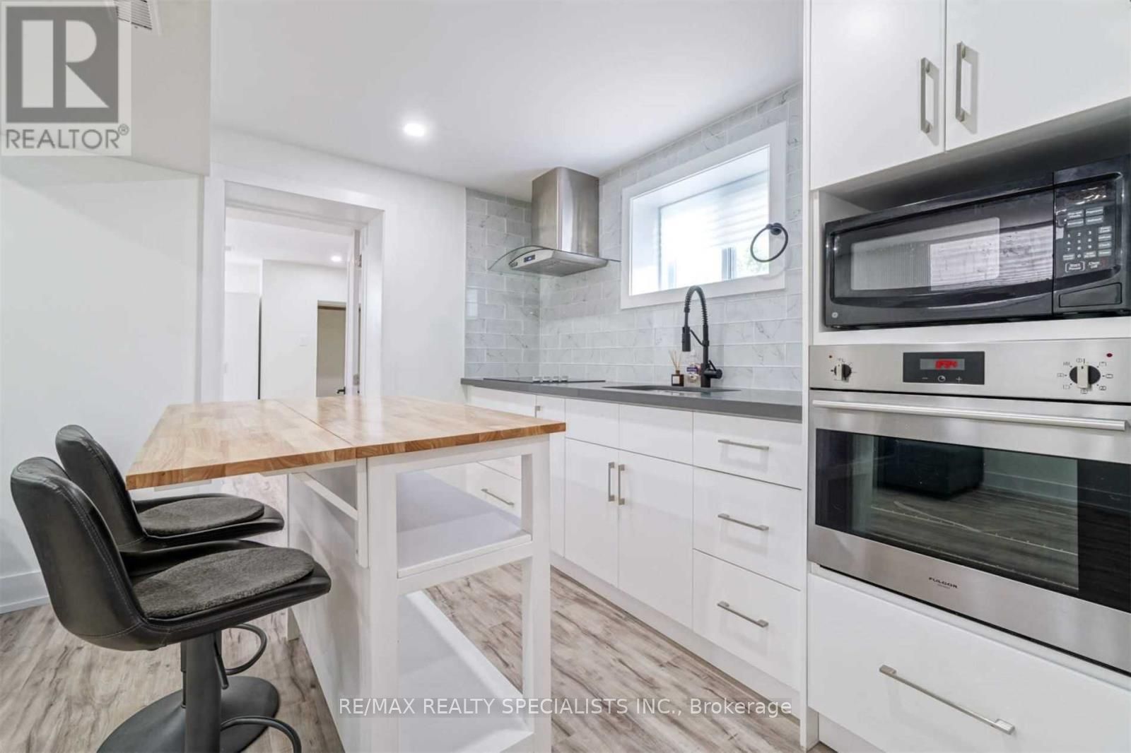 1079 West Avenue Property Photo 20