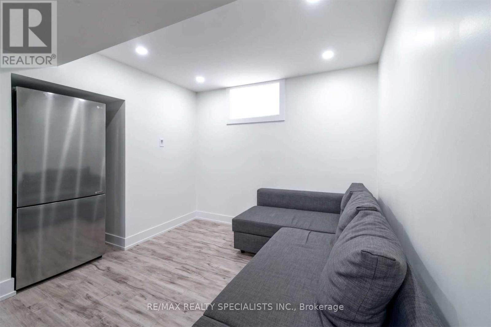 1079 West Avenue Property Photo 23