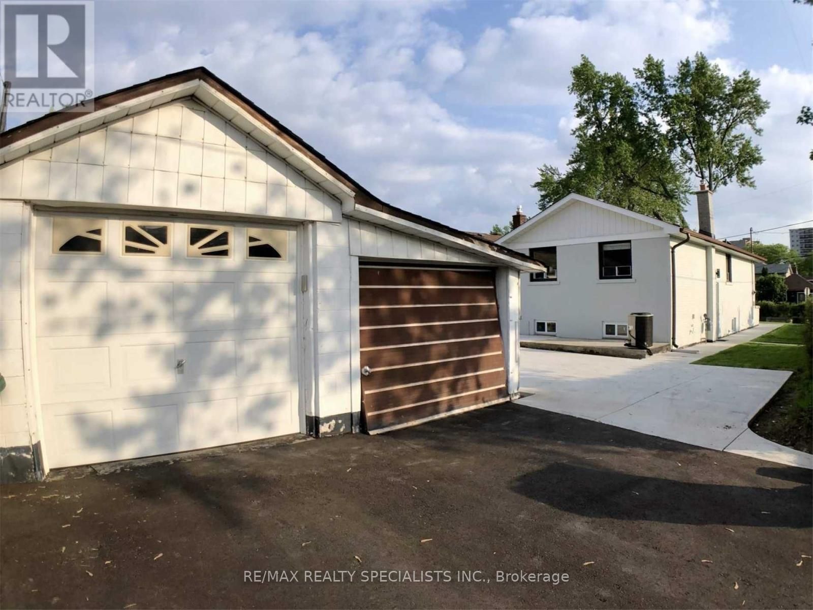 1079 West Avenue Property Photo 31