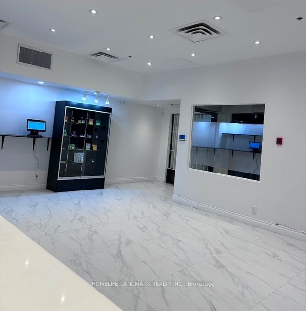 #b5 - 1900 Dundas Street Property Photo 6