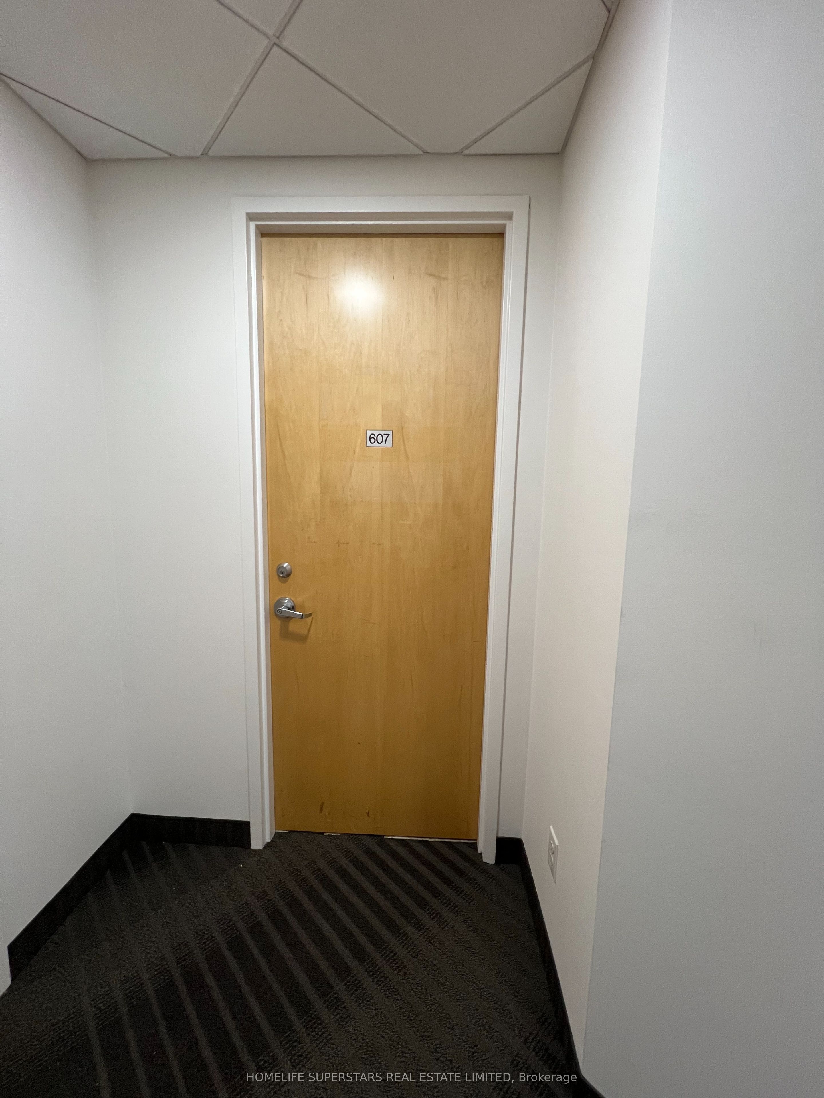 #607 - 2250 Bovaird Drive Property Photo 11
