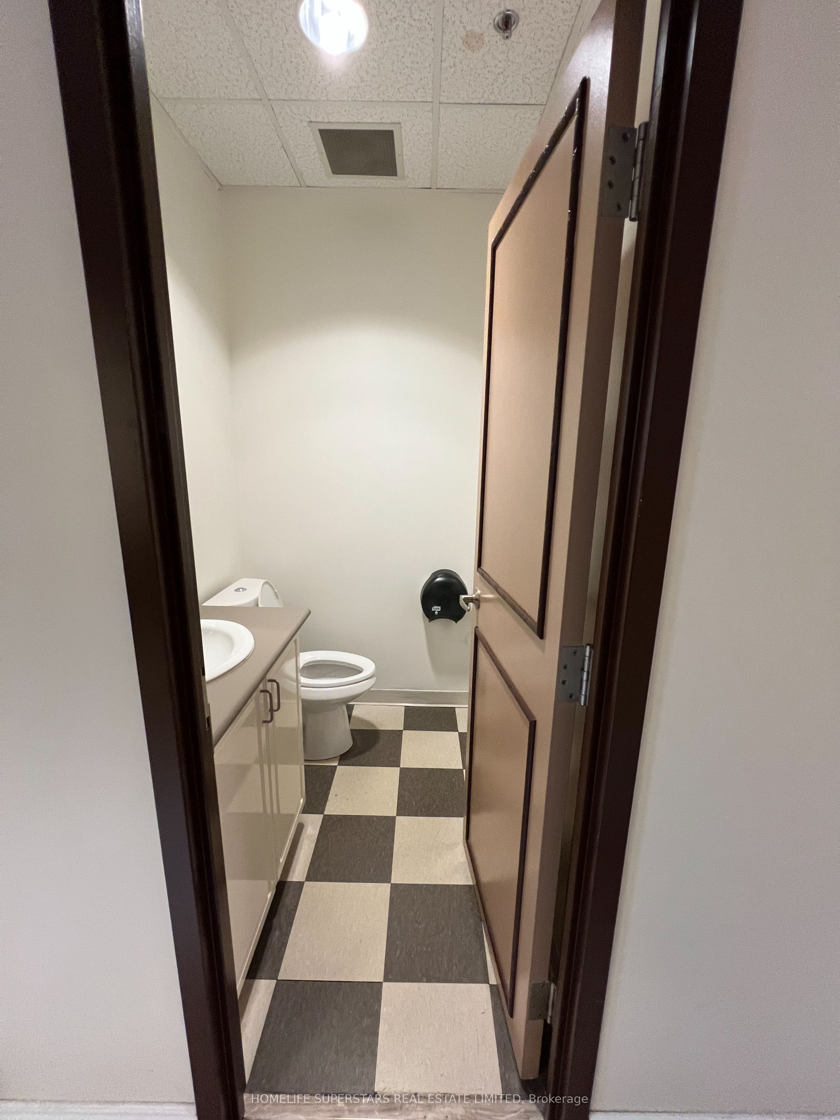 #607 - 2250 Bovaird Drive Property Photo 30