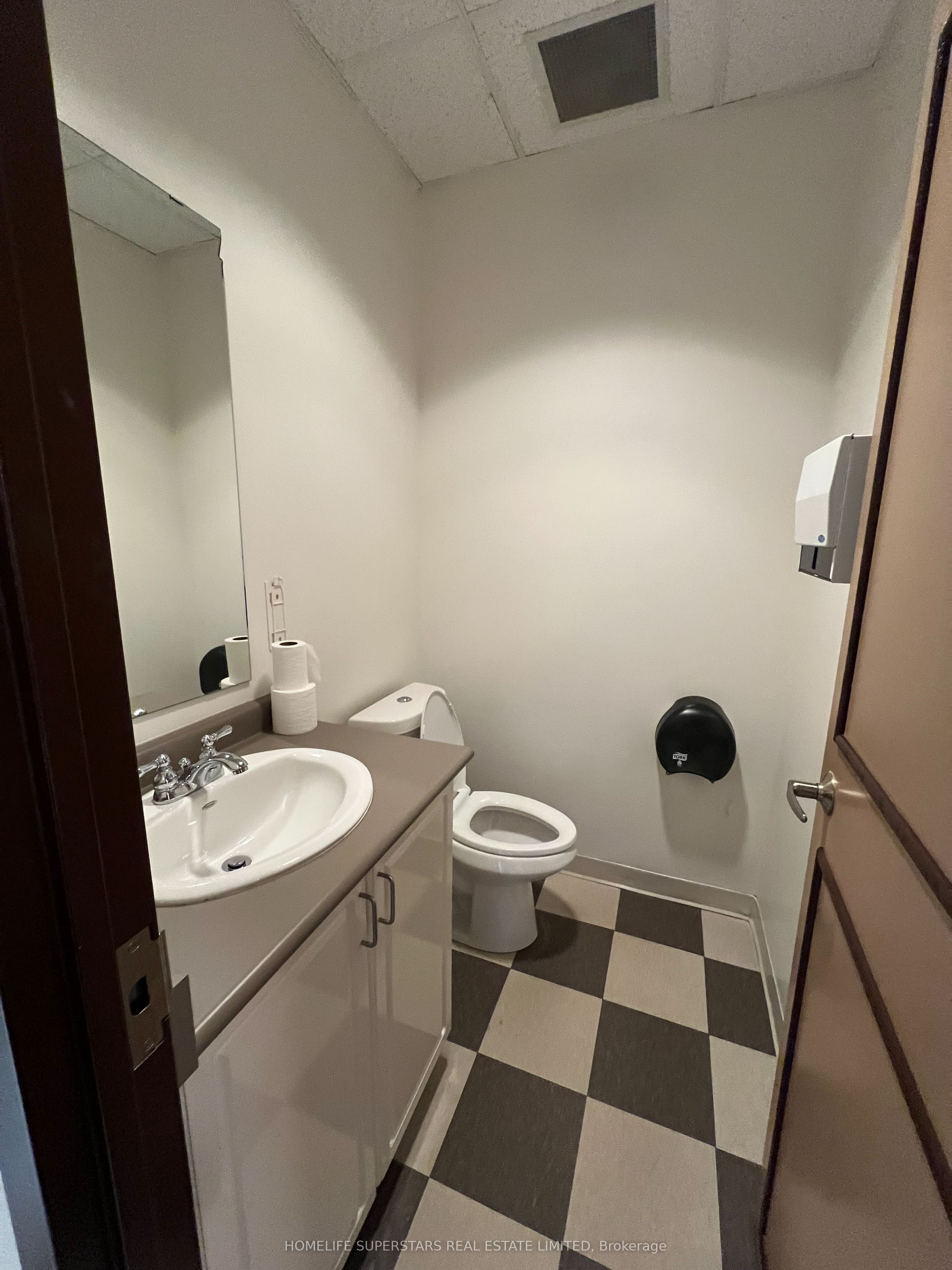 #607 - 2250 Bovaird Drive Property Photo 31