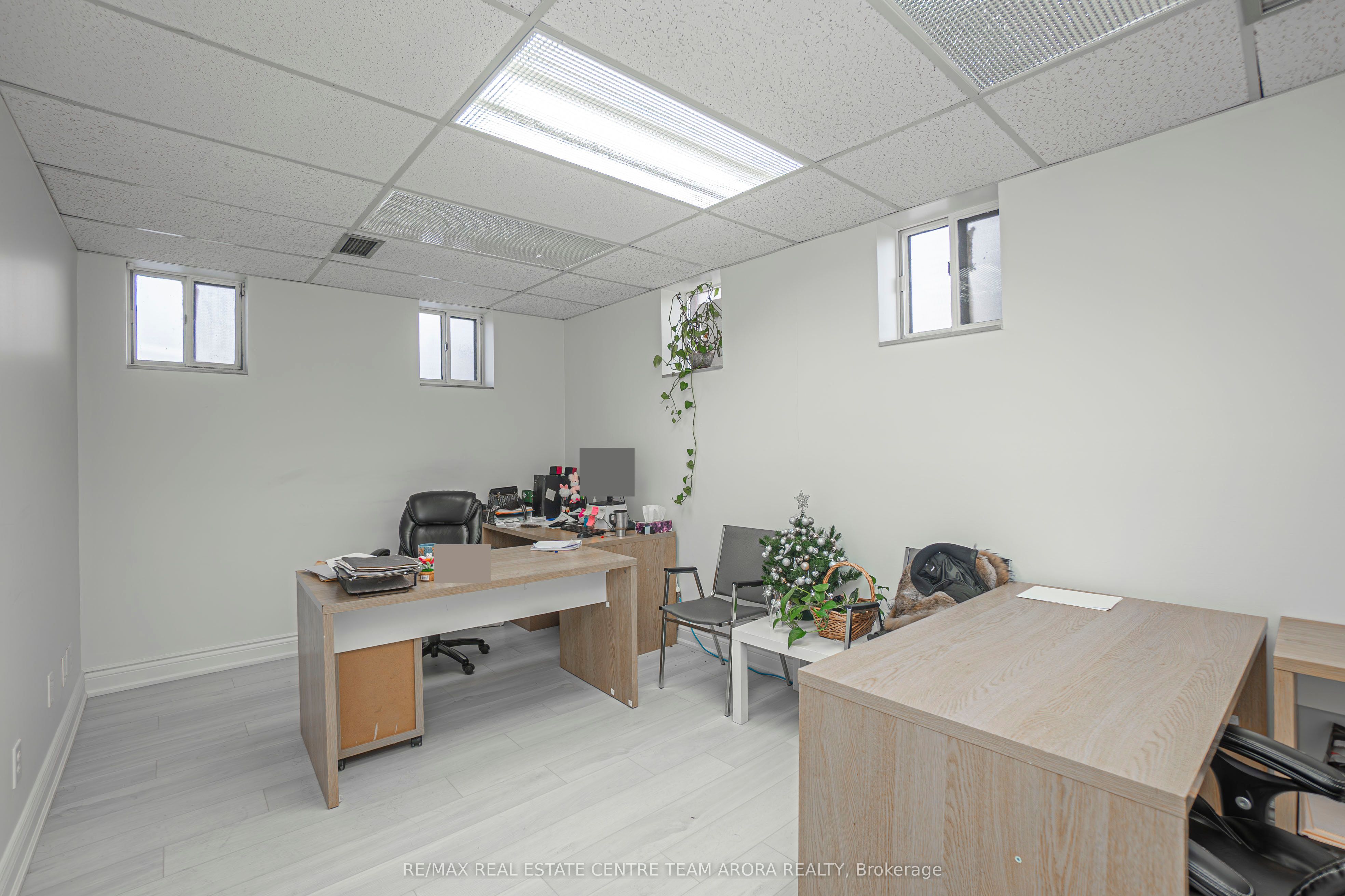 3173 Erindale Station Road Property Photo 21