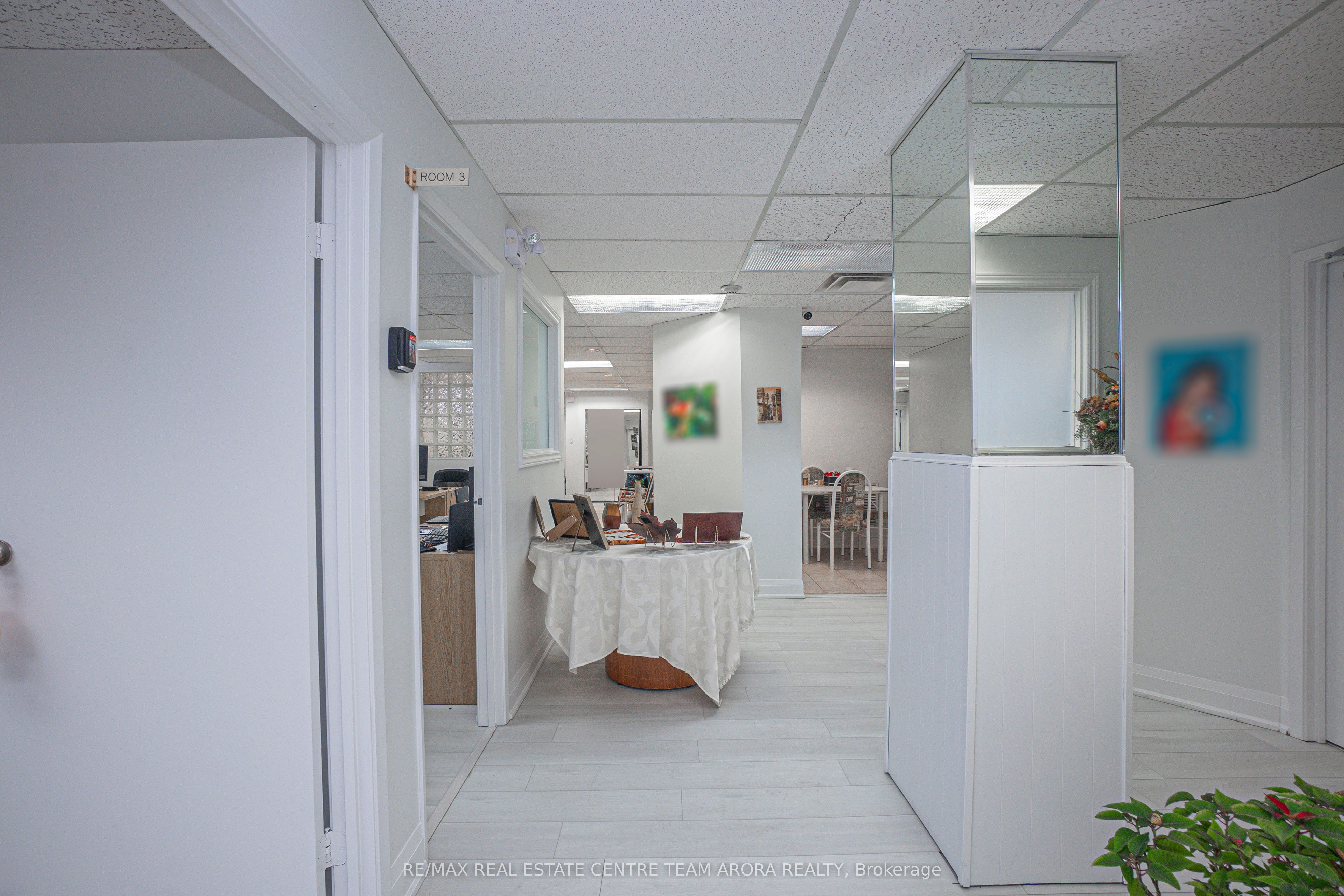 3173 Erindale Station Road Property Photo 22