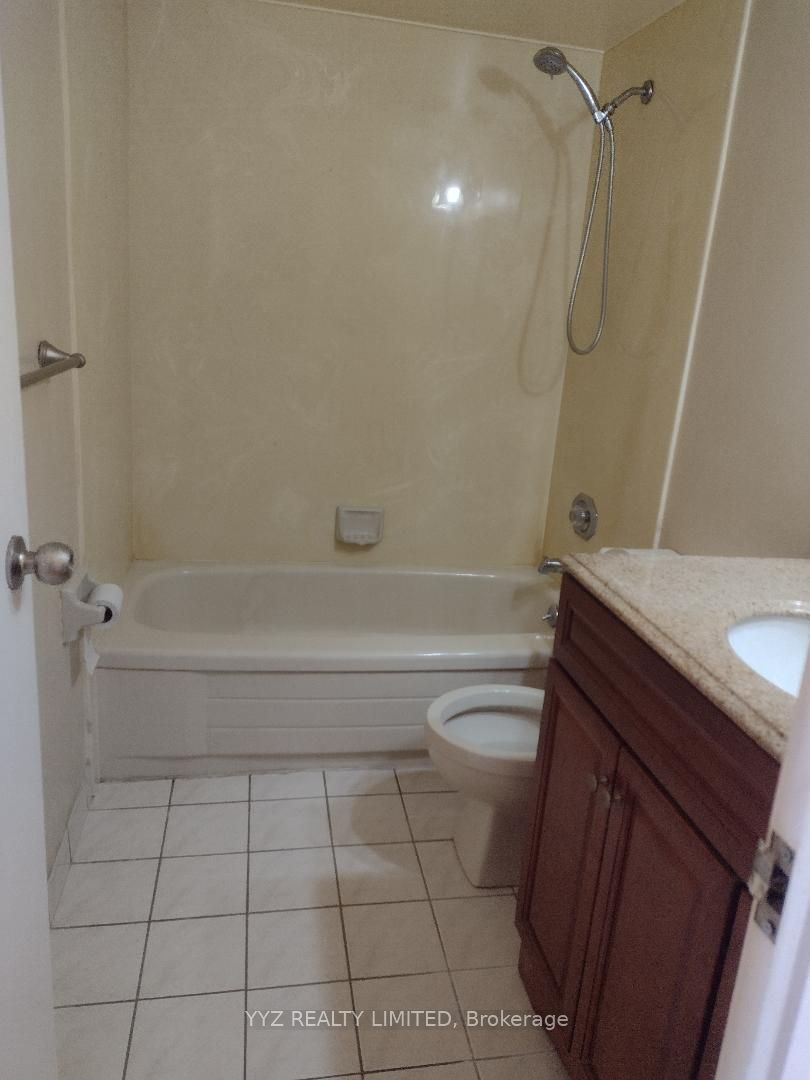 #1105 - 2542 Argyle Road Property Photo 9
