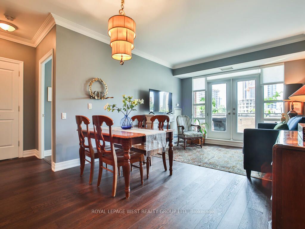 #401 - 9 Burnhamthorpe Crescent Property Photo 5