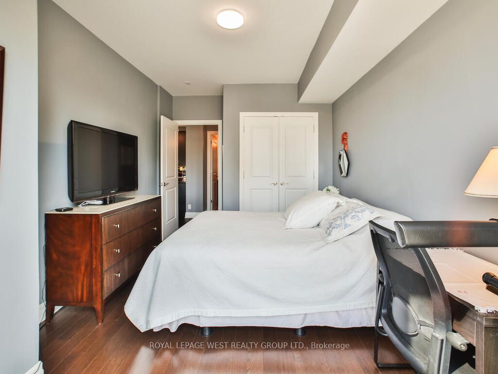 #401 - 9 Burnhamthorpe Crescent Property Photo 6