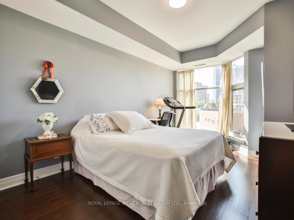 #401 - 9 Burnhamthorpe Crescent Property Photo 8