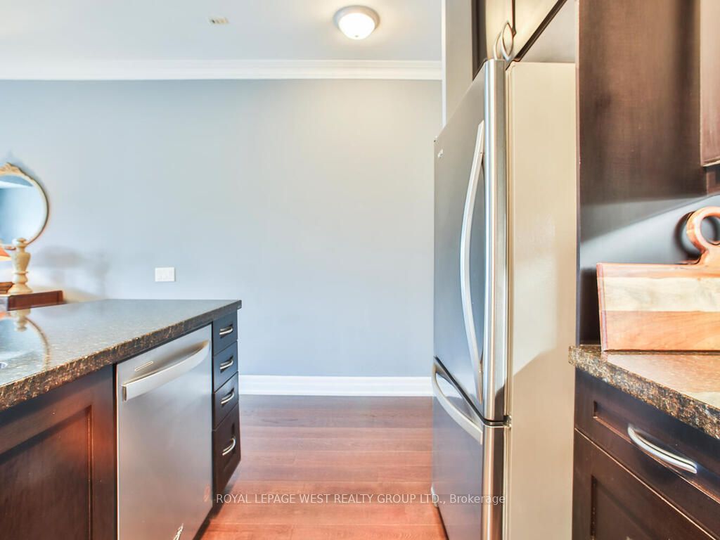 #401 - 9 Burnhamthorpe Crescent Property Photo 10