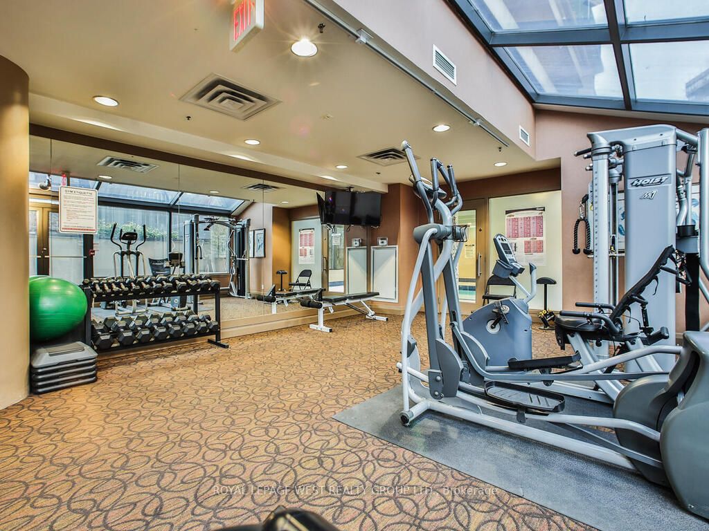 #401 - 9 Burnhamthorpe Crescent Property Photo 13