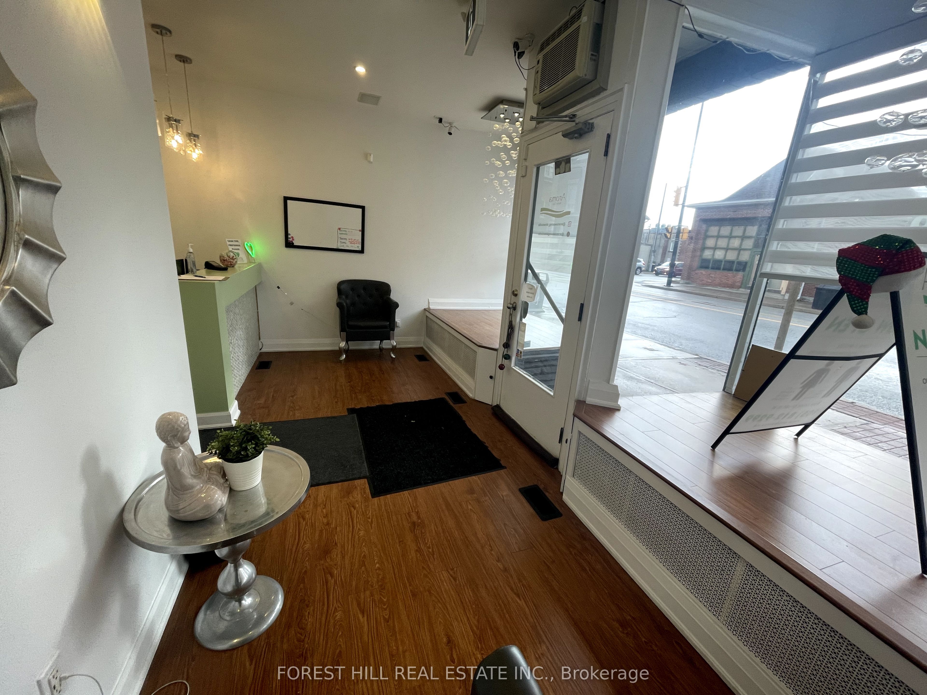 239 Queen Street Property Photo 3