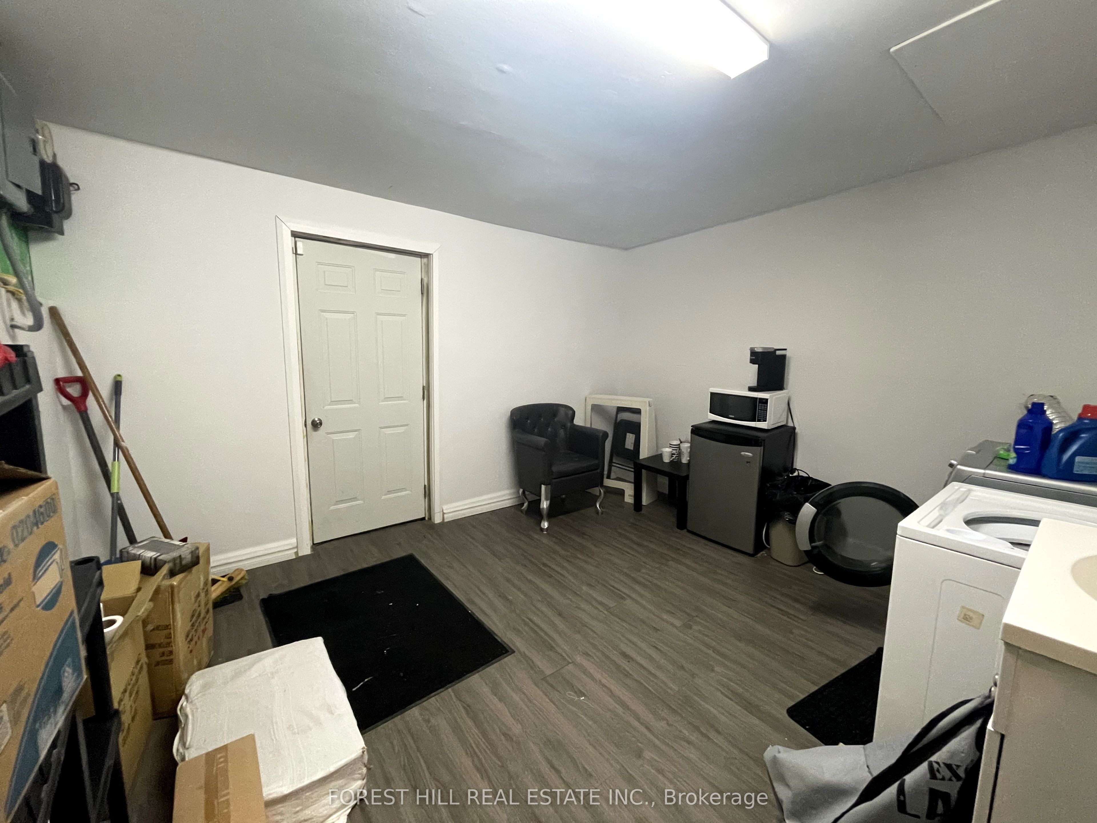 239 Queen Street Property Photo 4