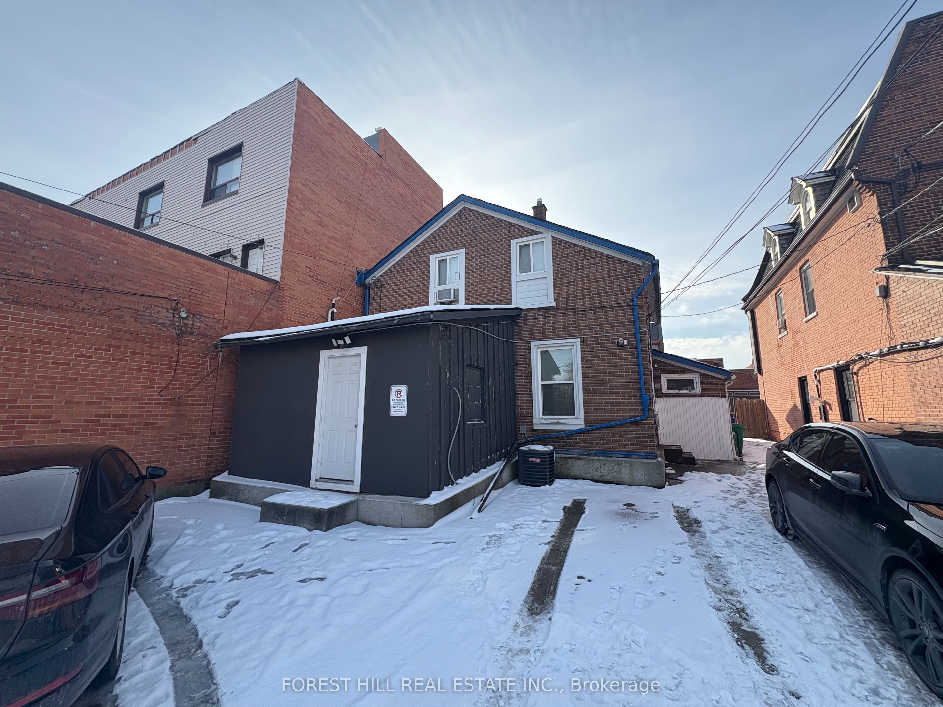239 Queen Street Property Photo 9
