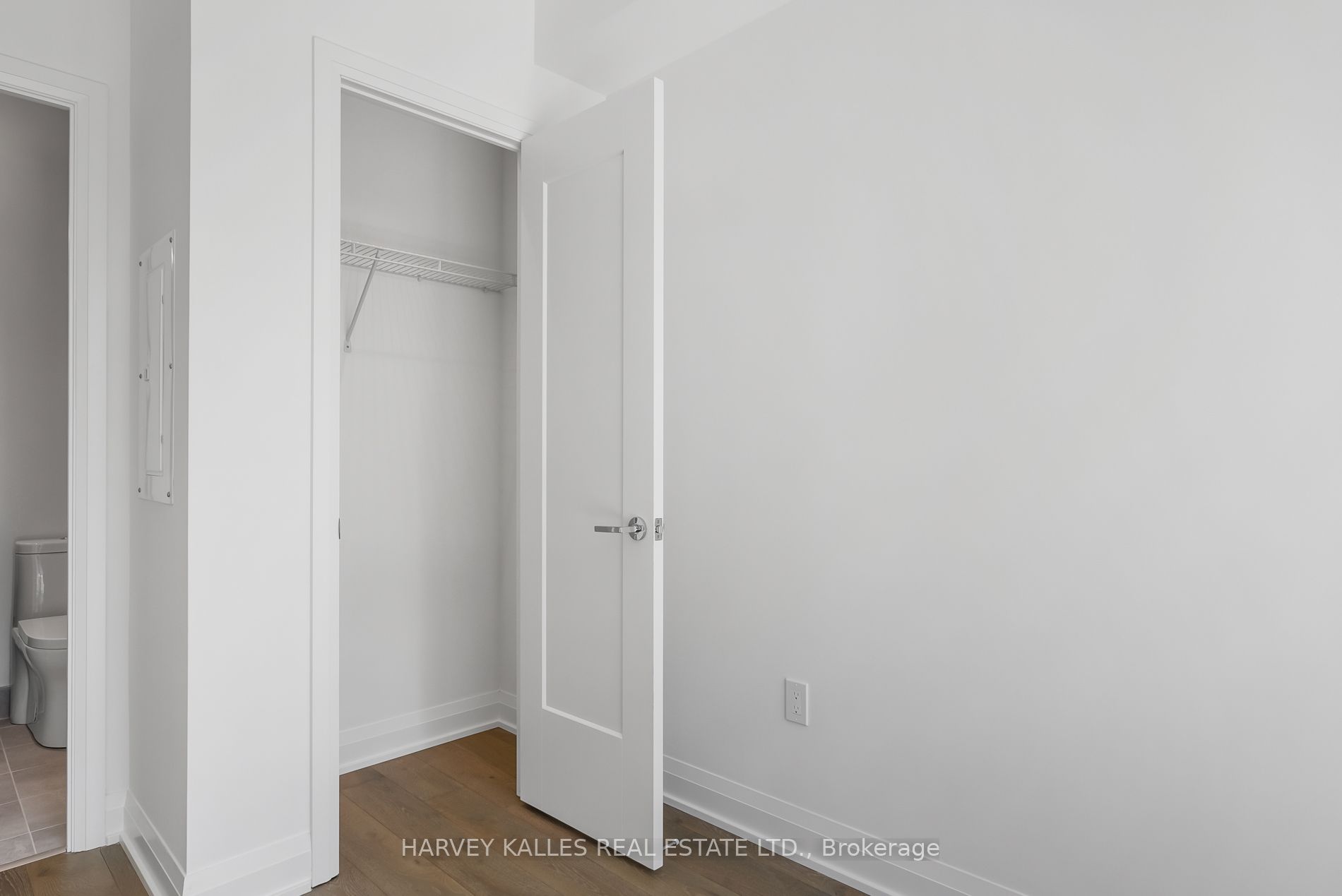 293 The Kingsway N/a 305 Property Photo 16