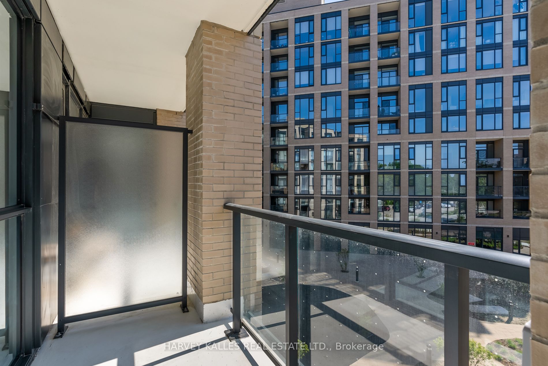 293 The Kingsway N/a 305 Property Photo 19