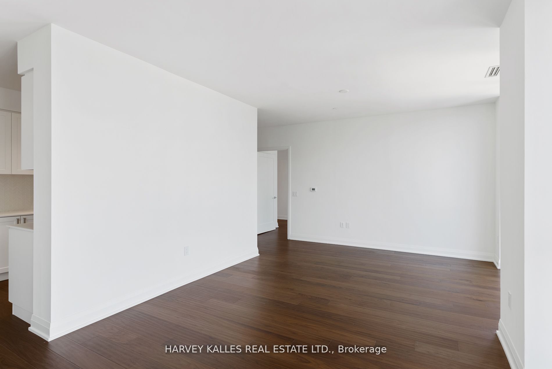 293 The Kingsway N/a 620 Property Photo 13
