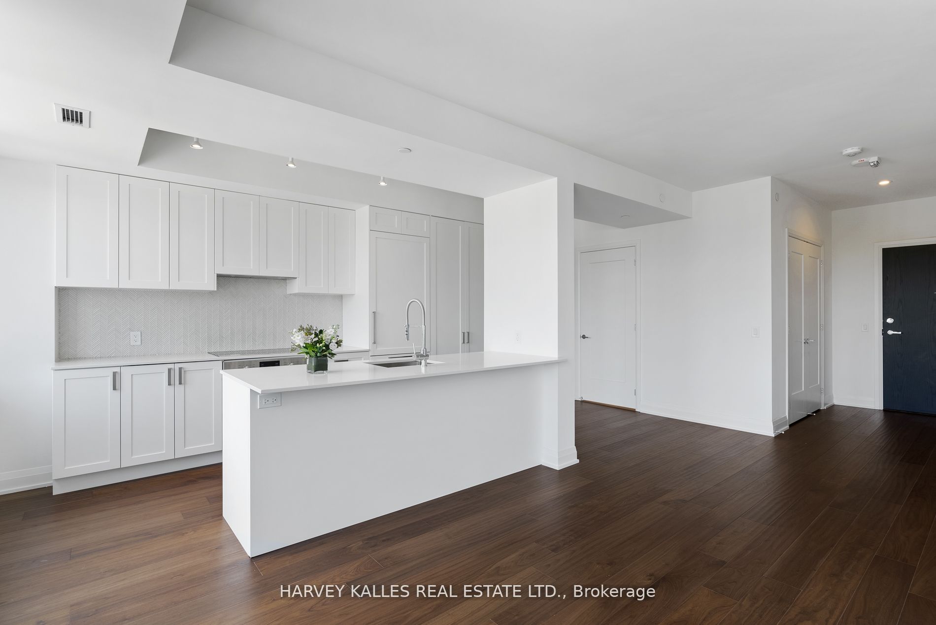 #519 - 293 The Kingsway Property Photo 1