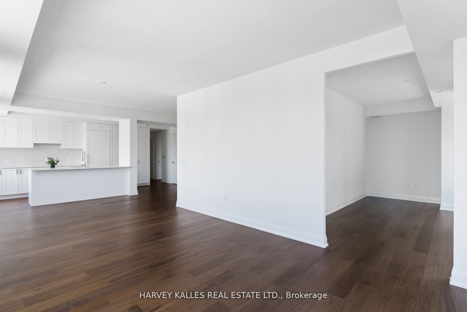 293 The Kingsway N/a 519 Property Photo 10
