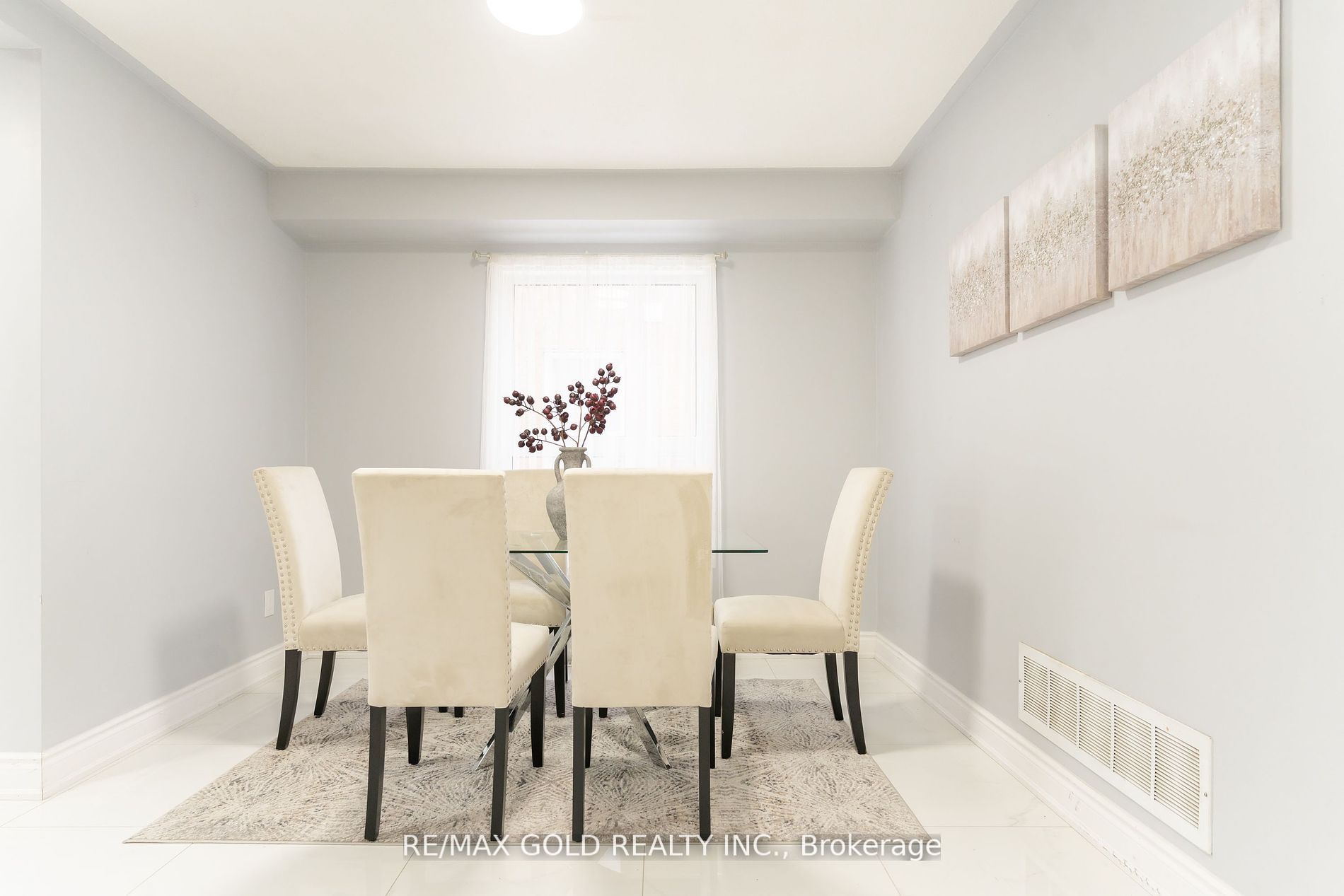 3 Great Plains Street Property Photo 8