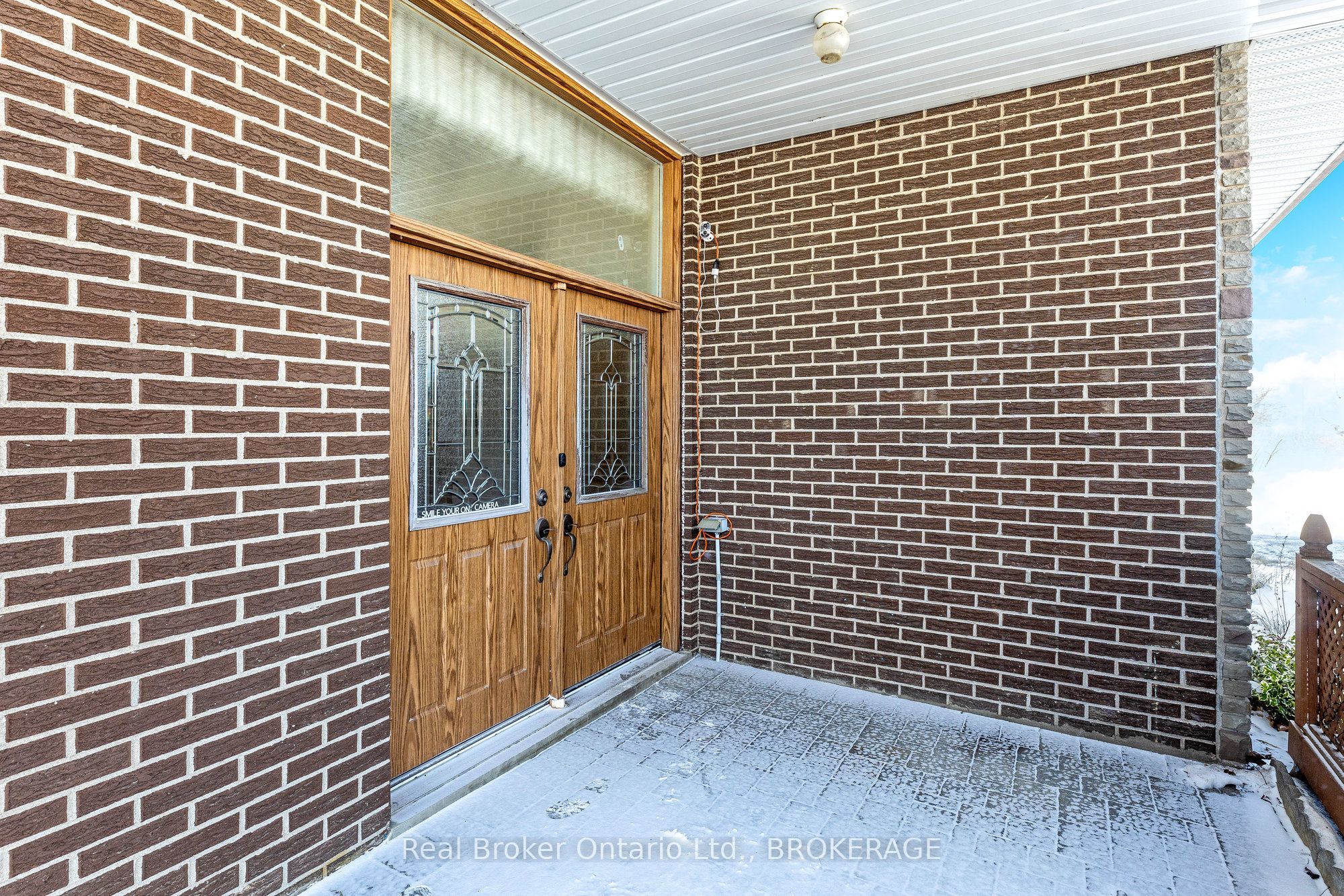 9110 Tenth Line Property Photo 8