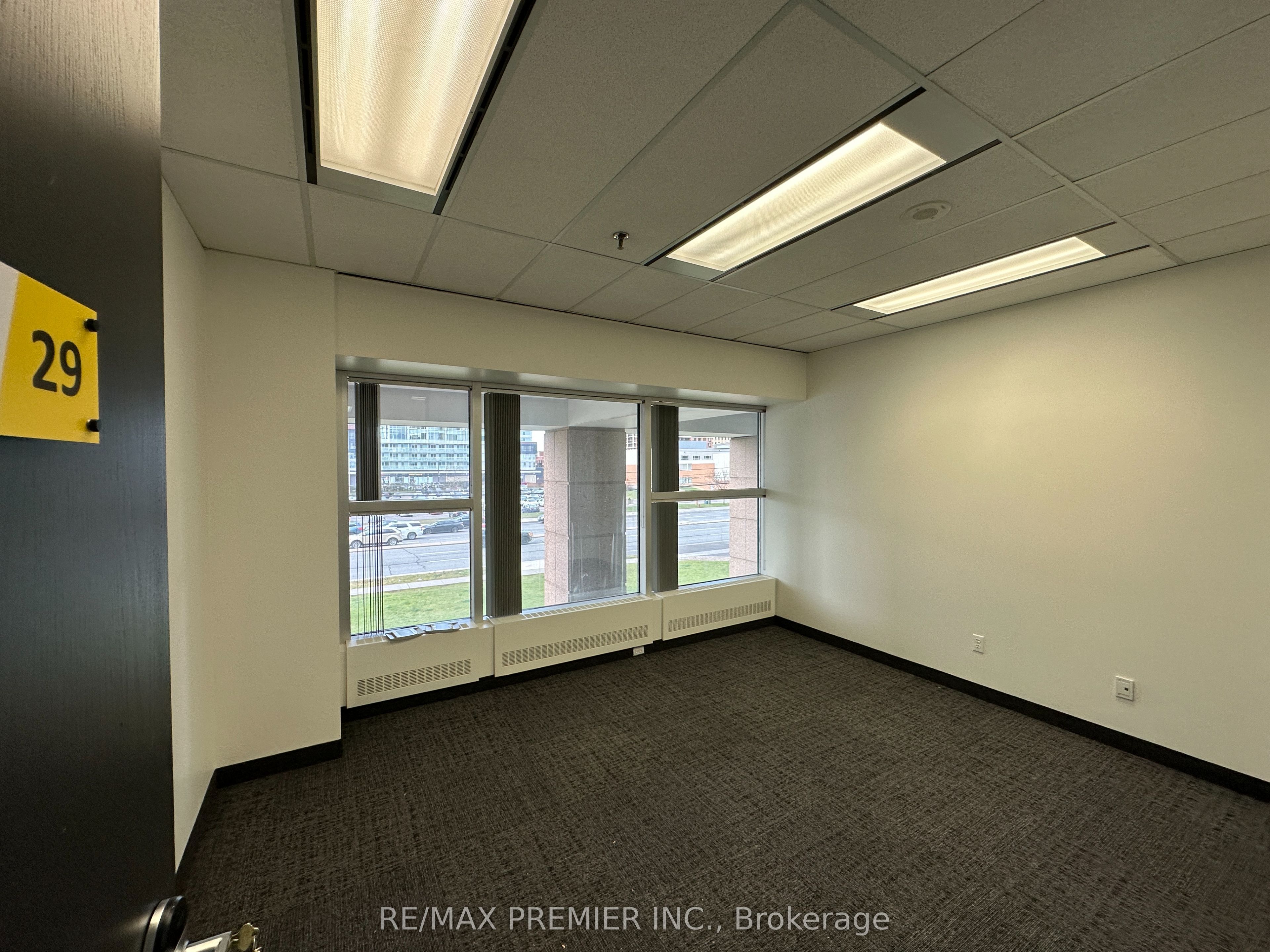 #200-b02 - 350 Burnhamthorpe Road Property Photo 17