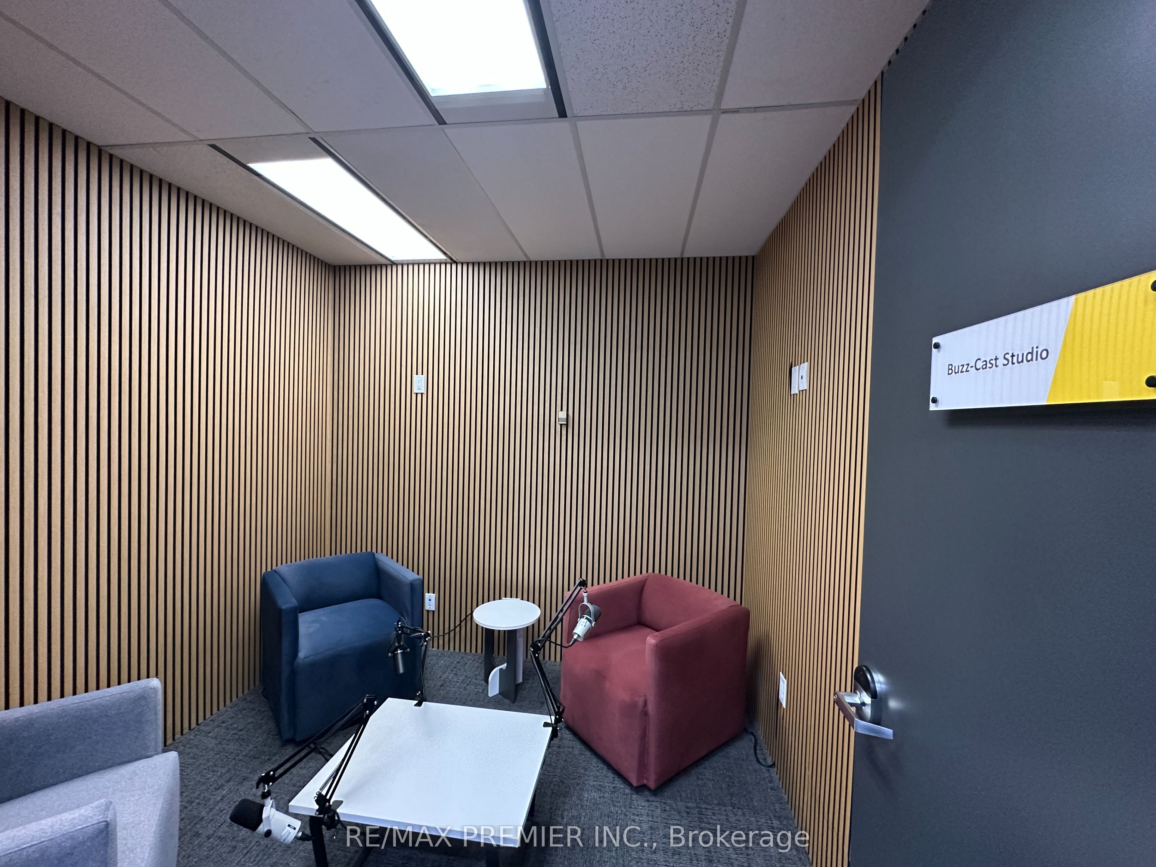 #200-b01 - 350 Burnhamthorpe Road Property Photo 10