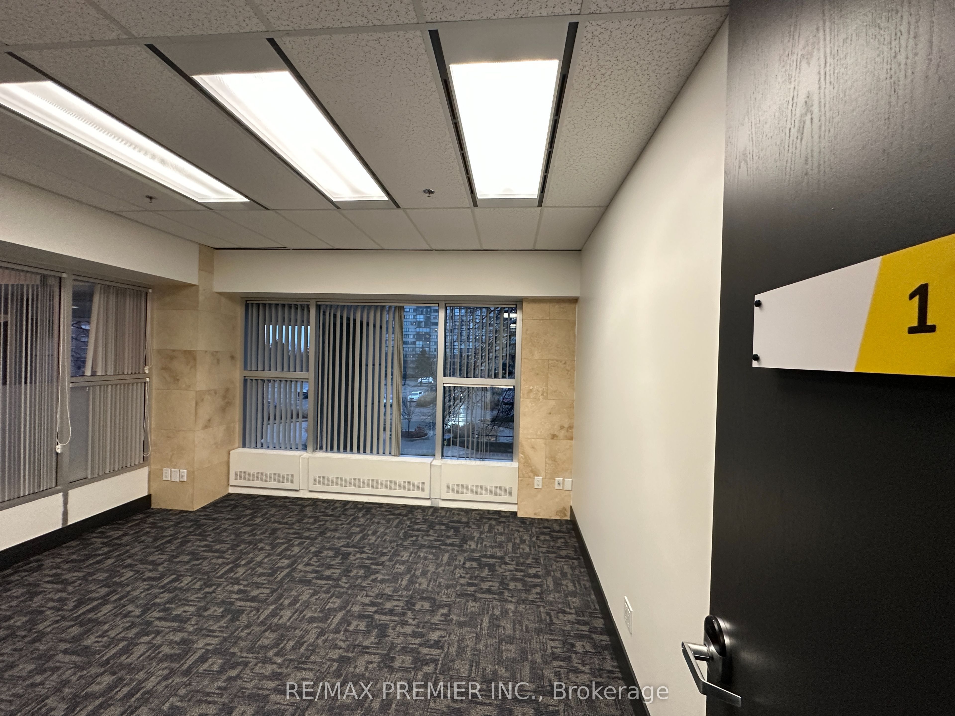 #200-b01 - 350 Burnhamthorpe Road Property Photo 16