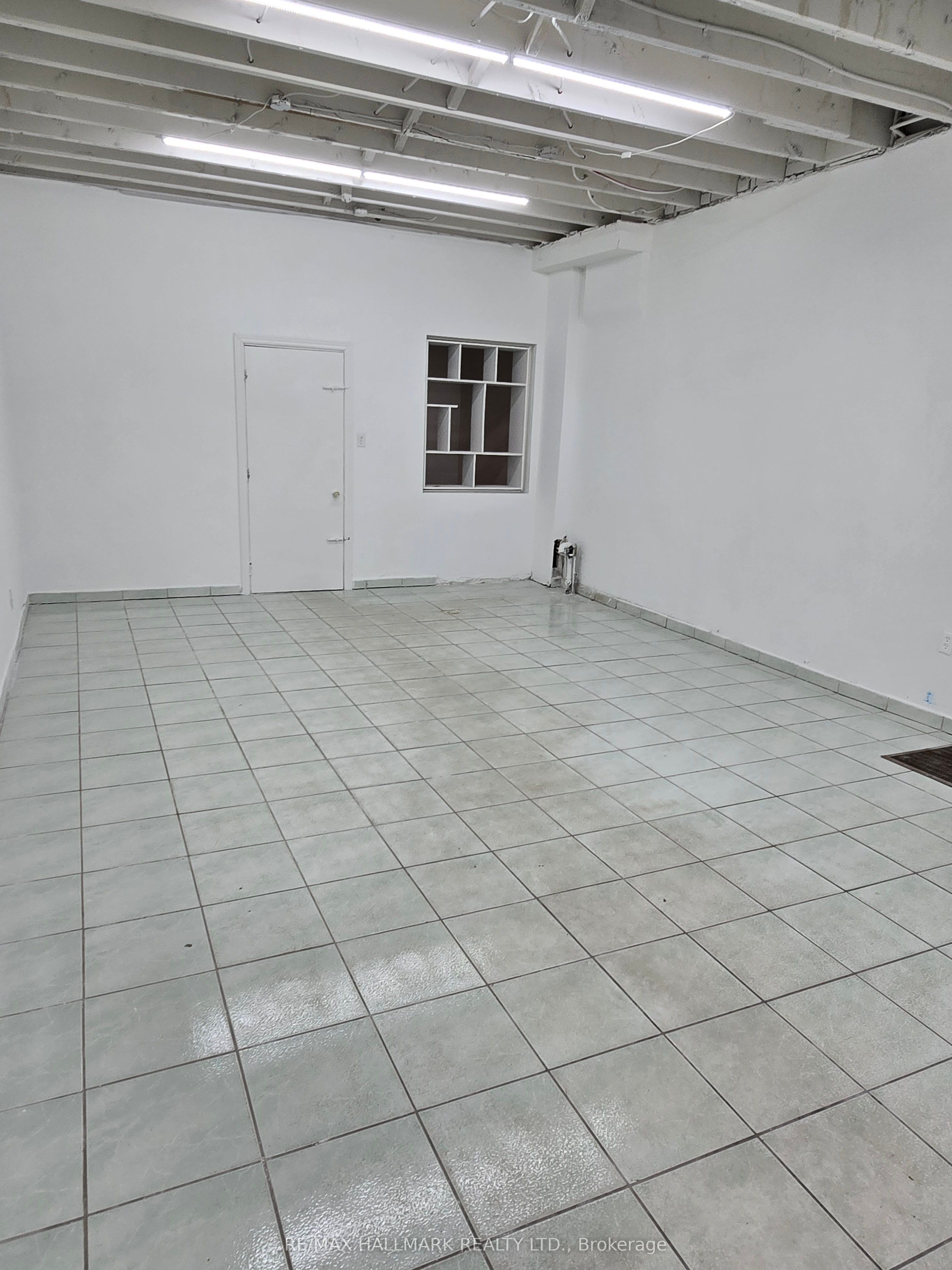 #main - 1752 St. Clair Avenue Property Photo 7