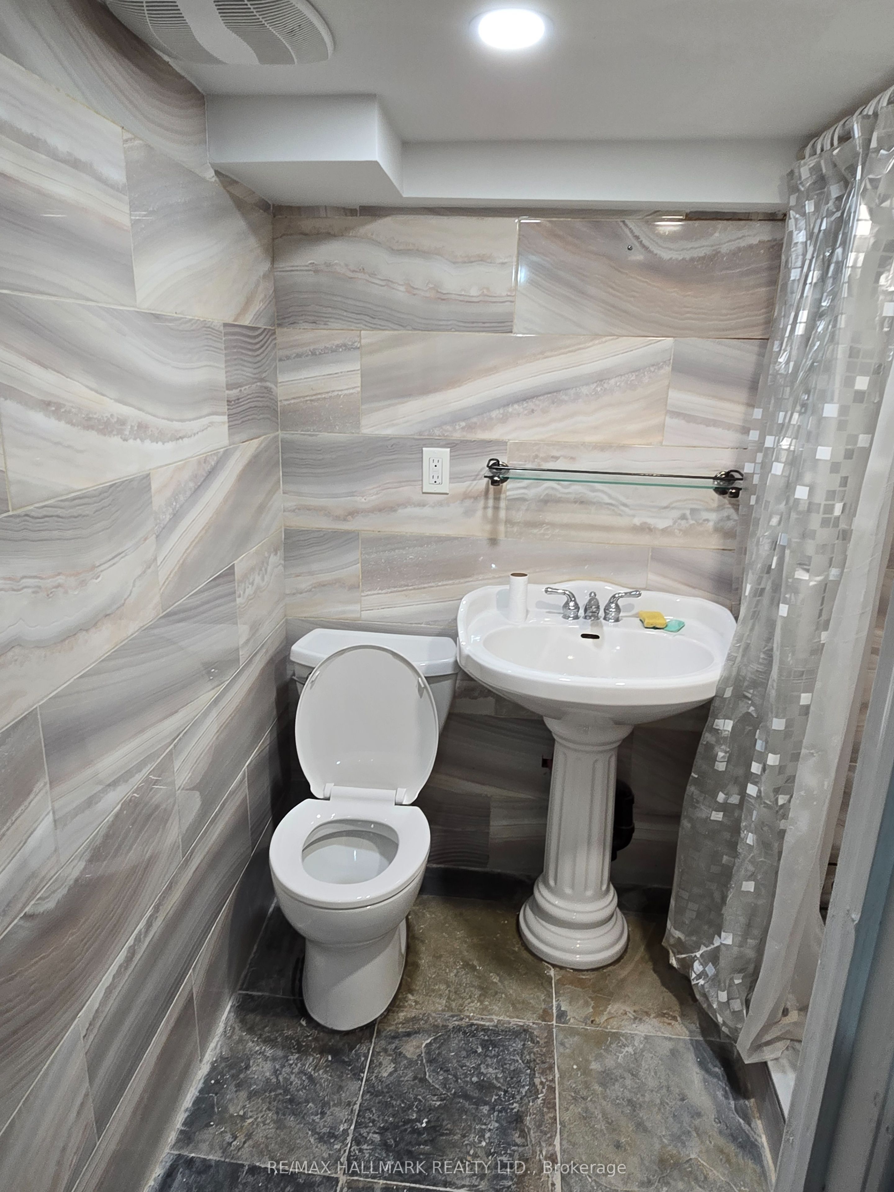 #main - 1752 St. Clair Avenue Property Photo 11