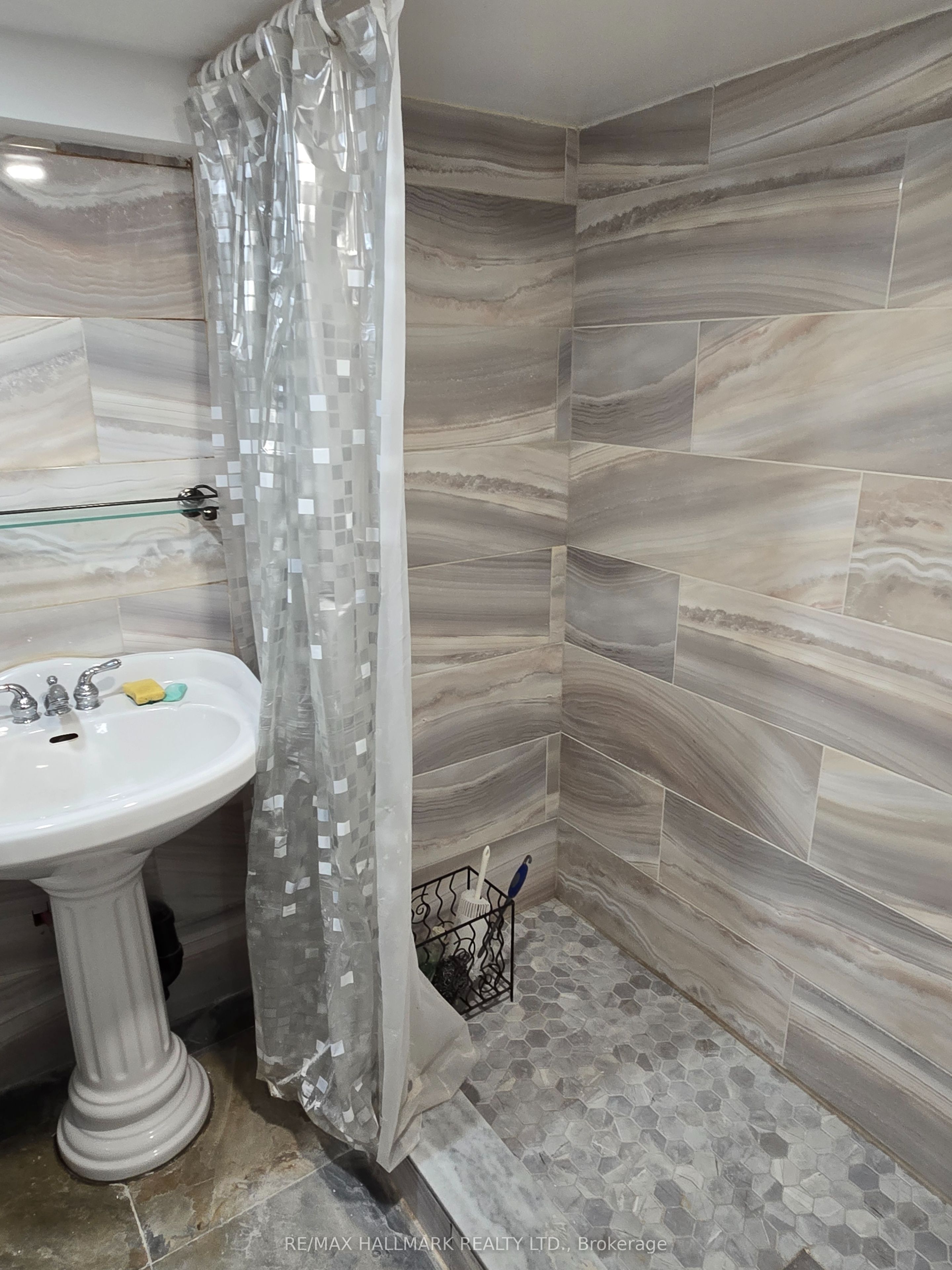 #main - 1752 St. Clair Avenue Property Photo 12