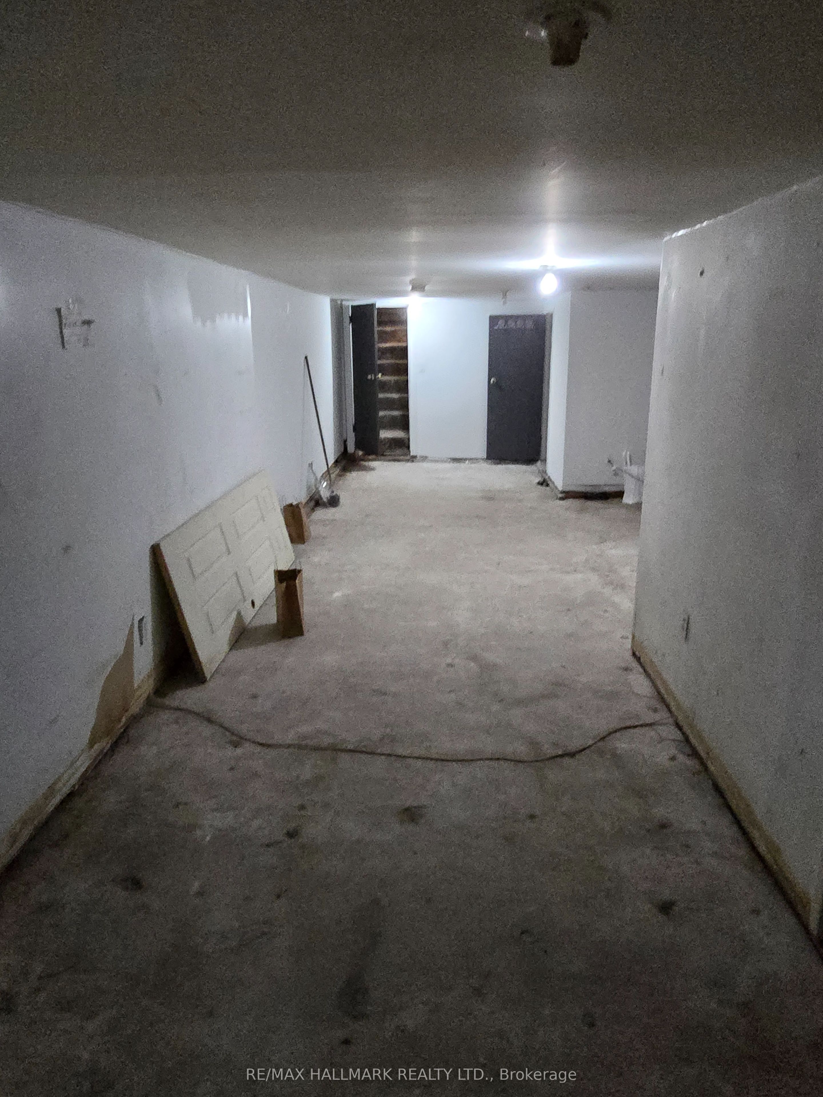 #main - 1752 St. Clair Avenue Property Photo 15