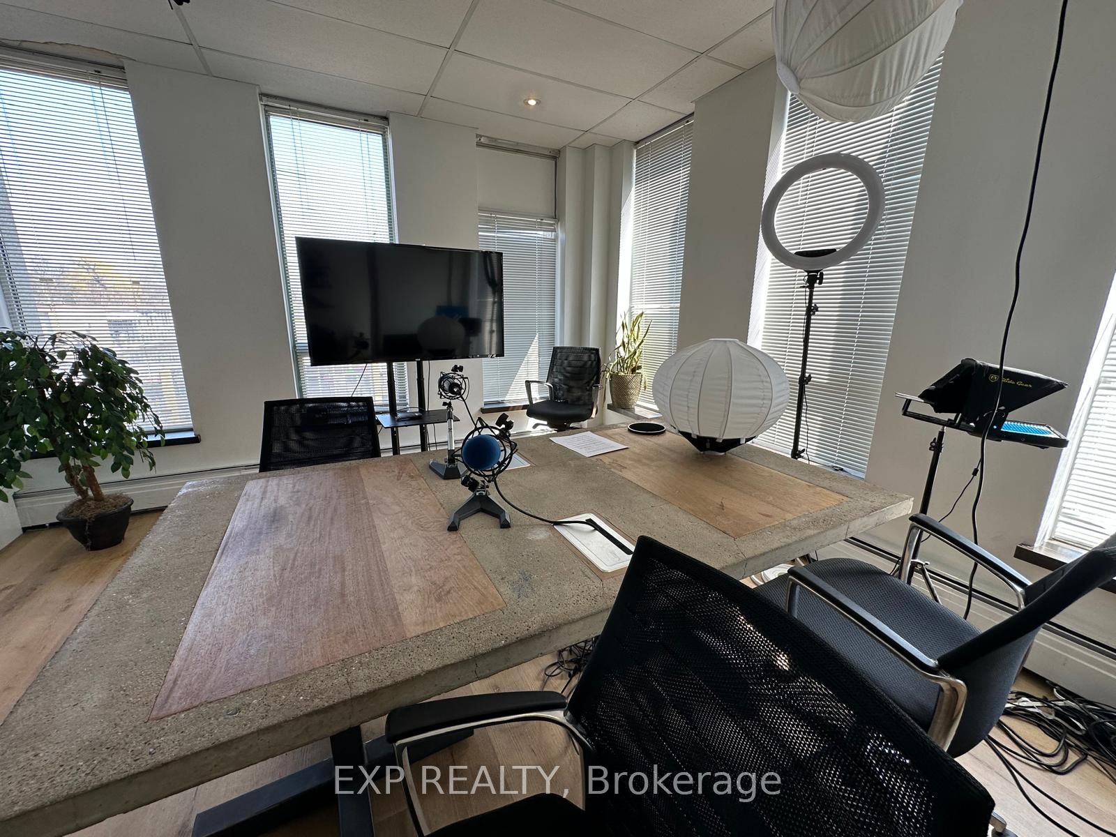 #200 - 534 Brant Street Property Photo 8