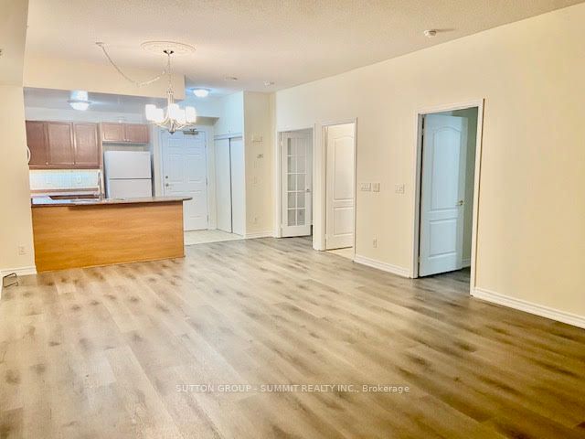 #312 - 350 Princess Royal Drive Property Photo 4