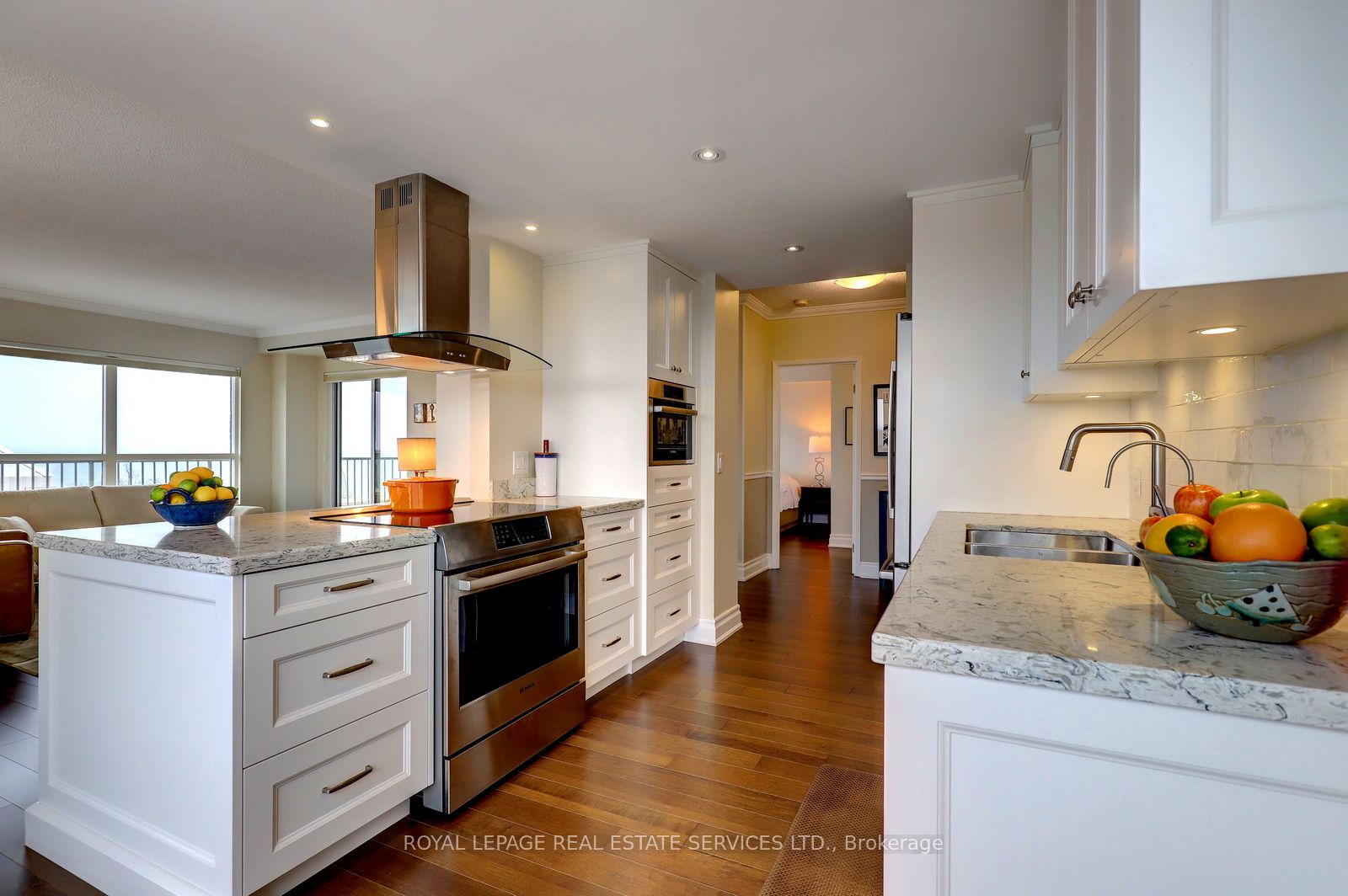 #ph11c - 2190 Lakeshore Road Property Photo 14