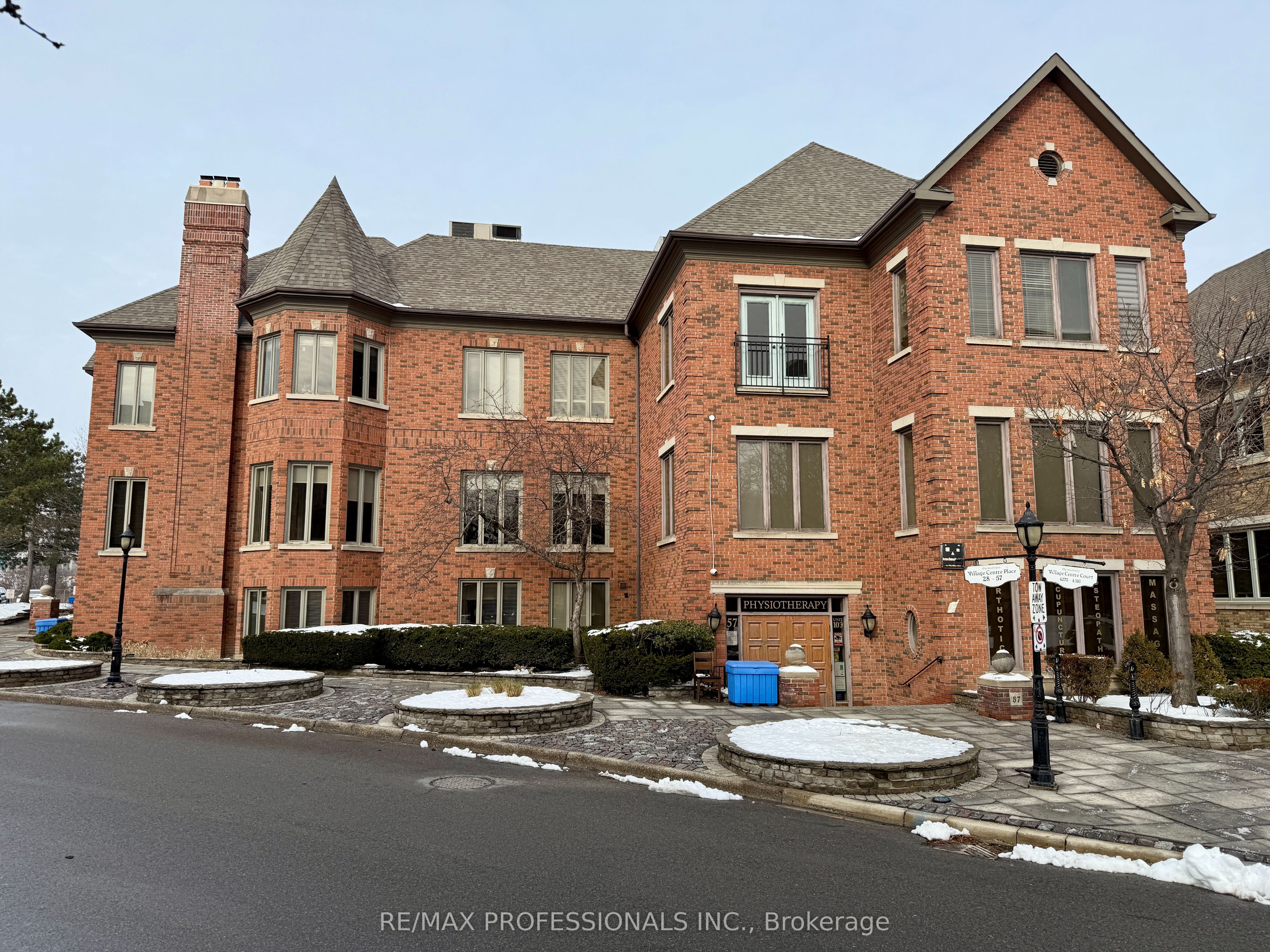 #301 - 57 Village Centre Place Property Photo 1
