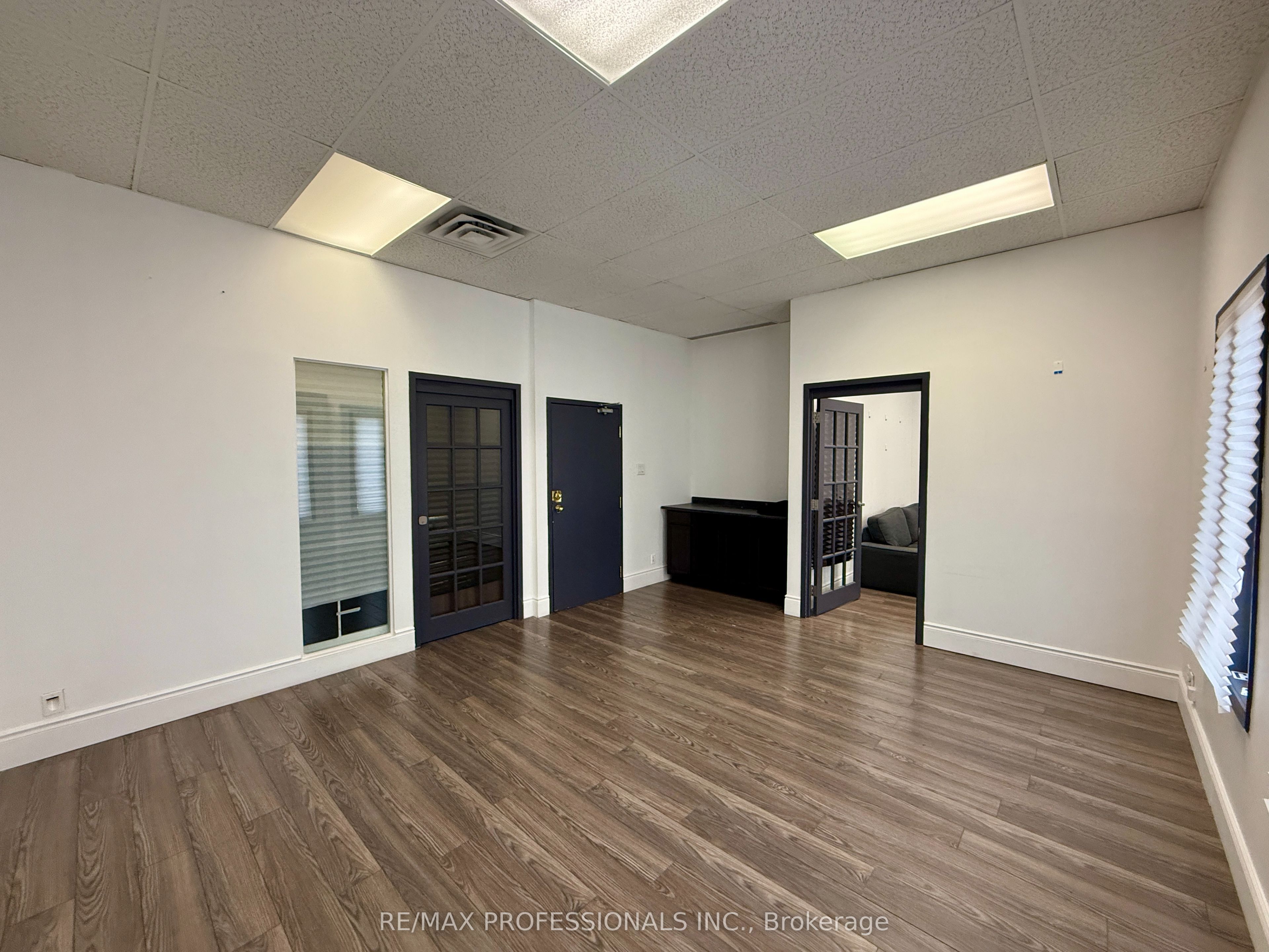 #301 - 57 Village Centre Place Property Photo 4