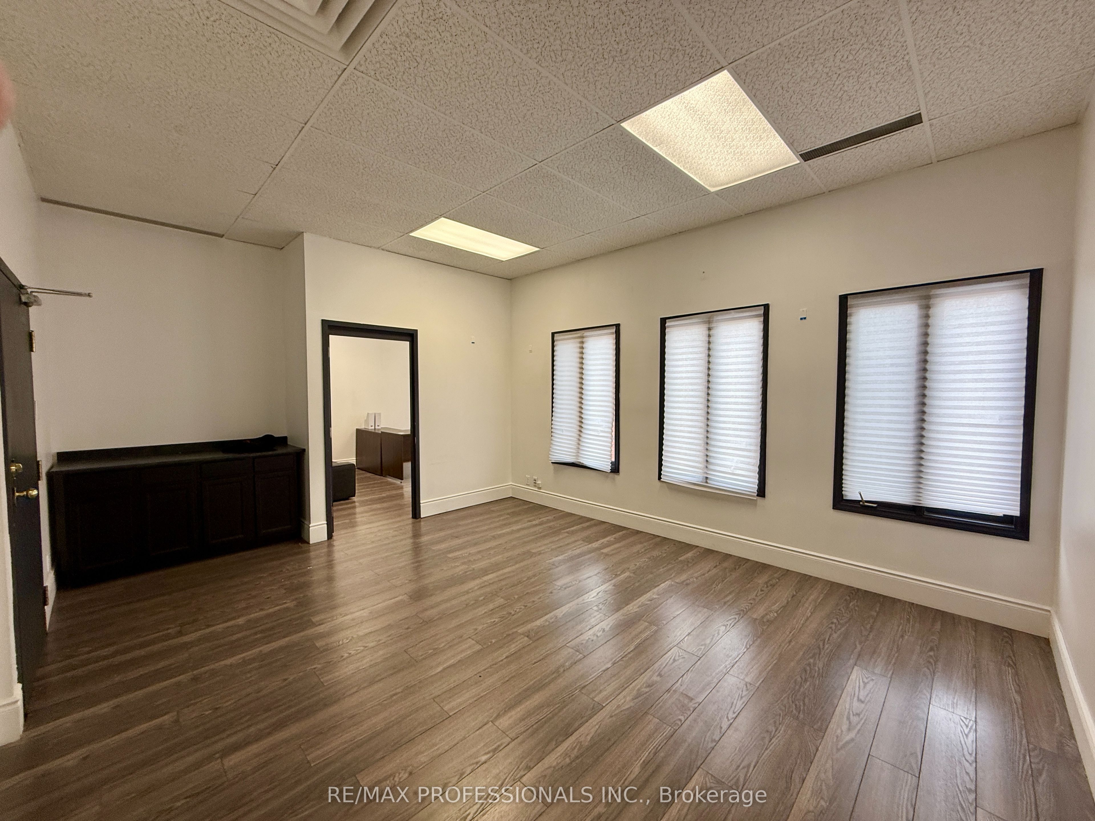 #301 - 57 Village Centre Place Property Photo 5