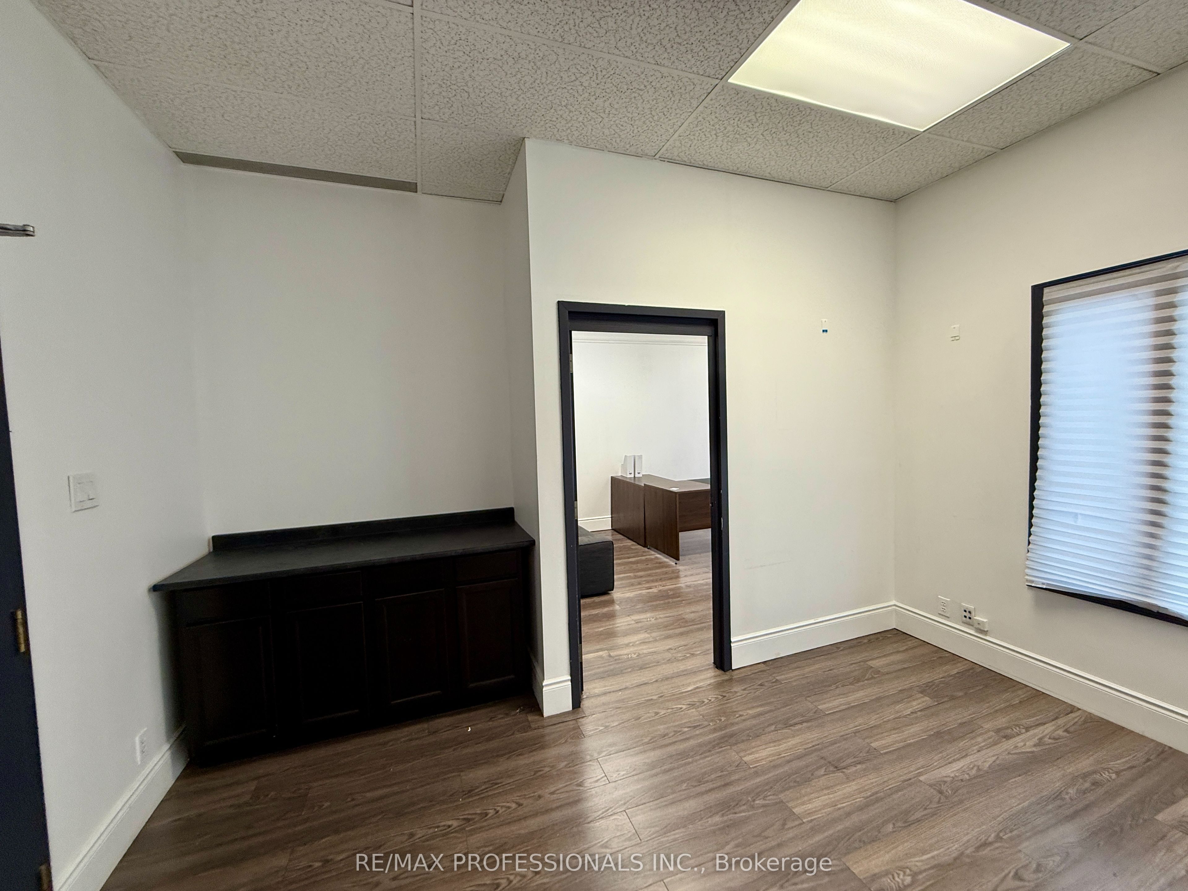 #301 - 57 Village Centre Place Property Photo 11