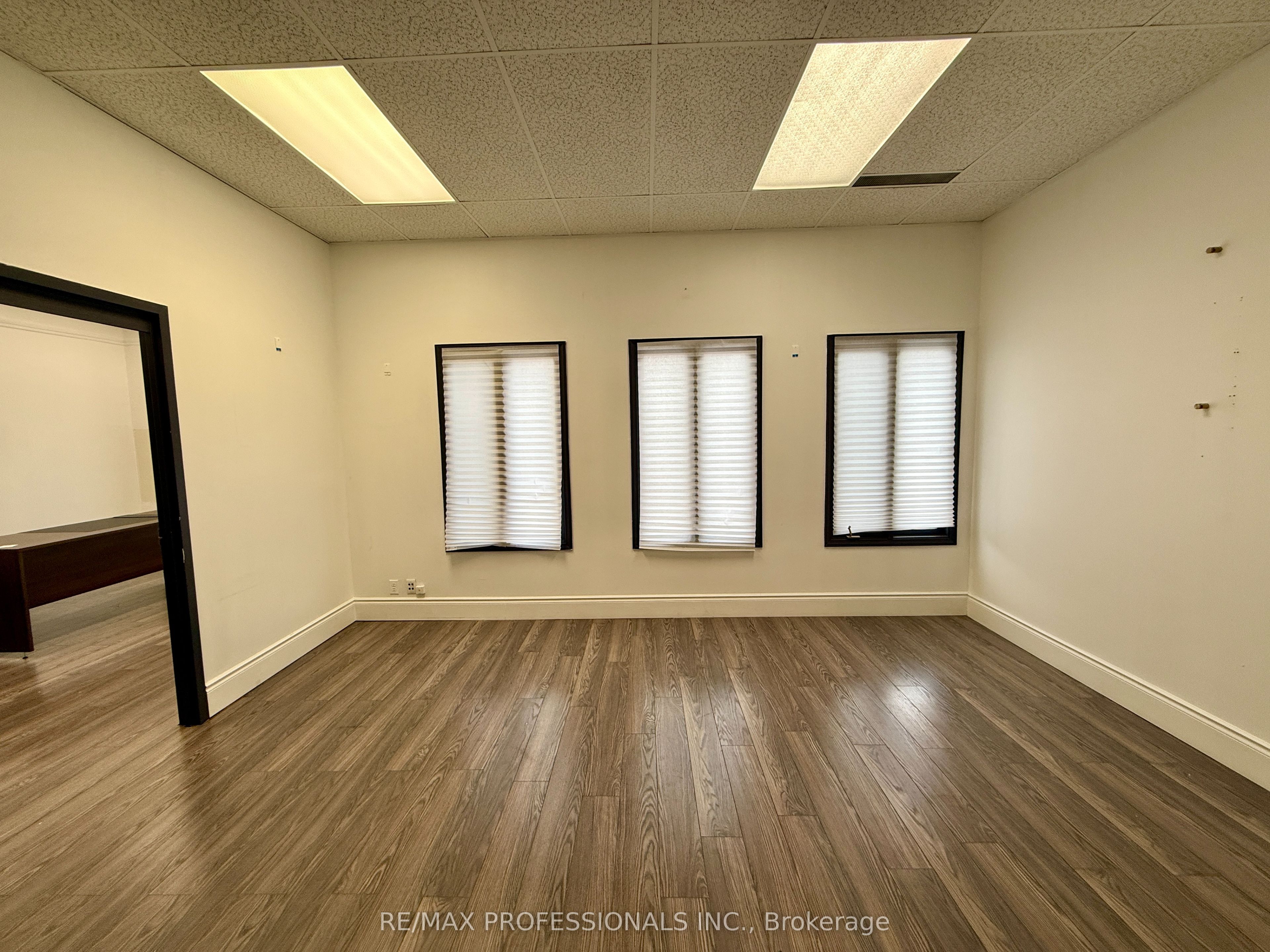 #301 - 57 Village Centre Place Property Photo 12