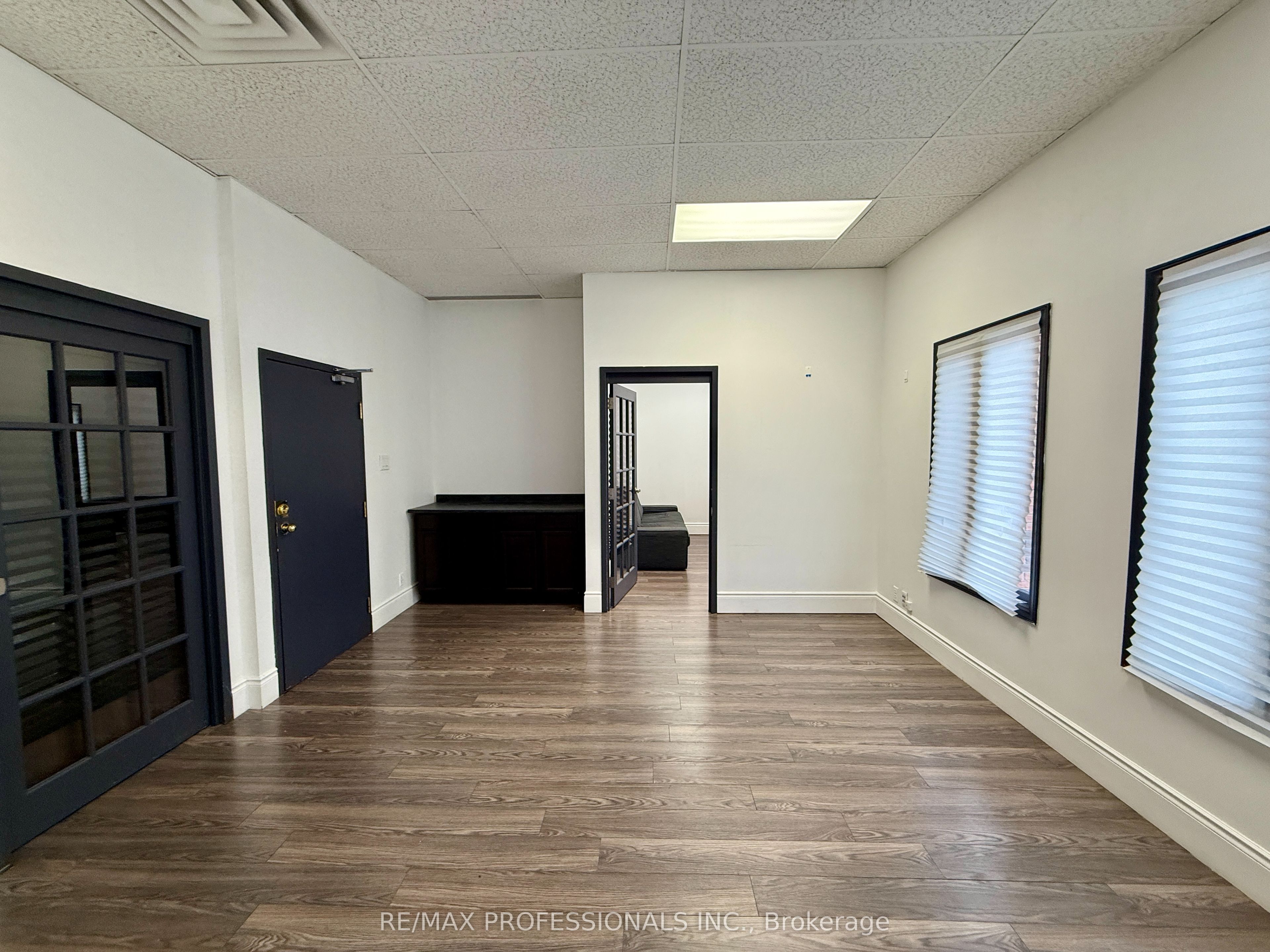 #301 - 57 Village Centre Place Property Photo 13